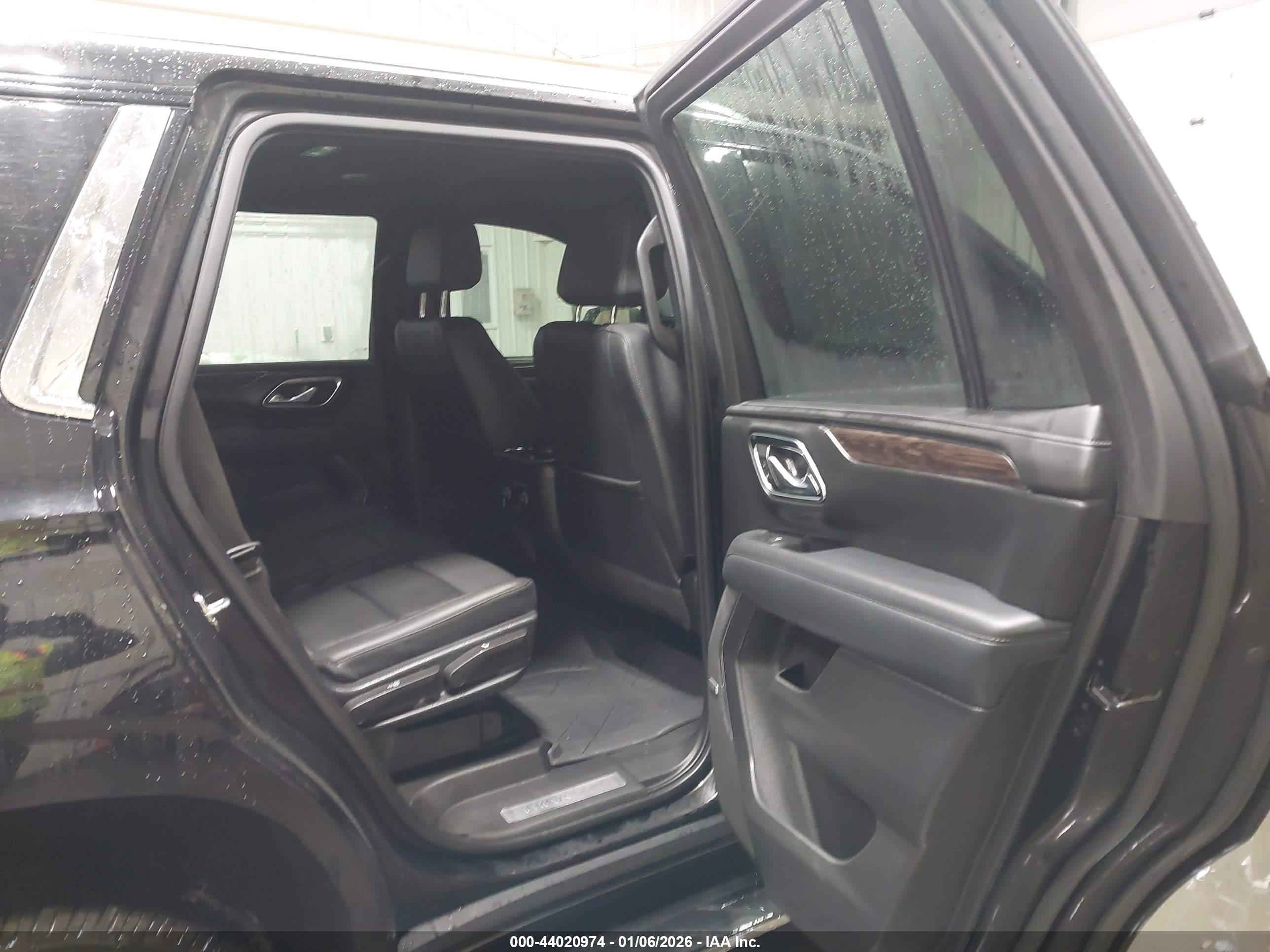 CHEVROLET TAHOE image 8