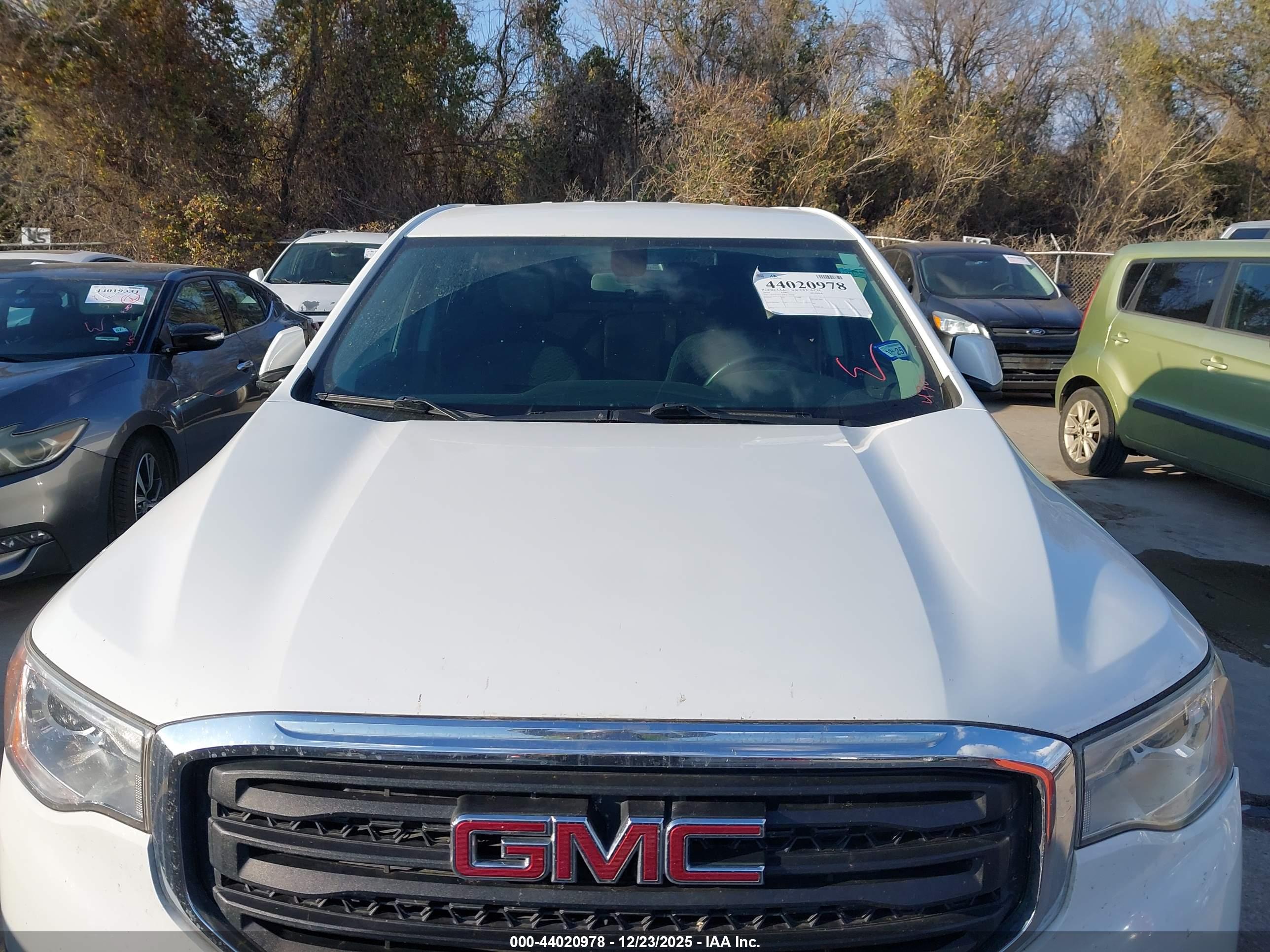 GMC ACADIA image 6