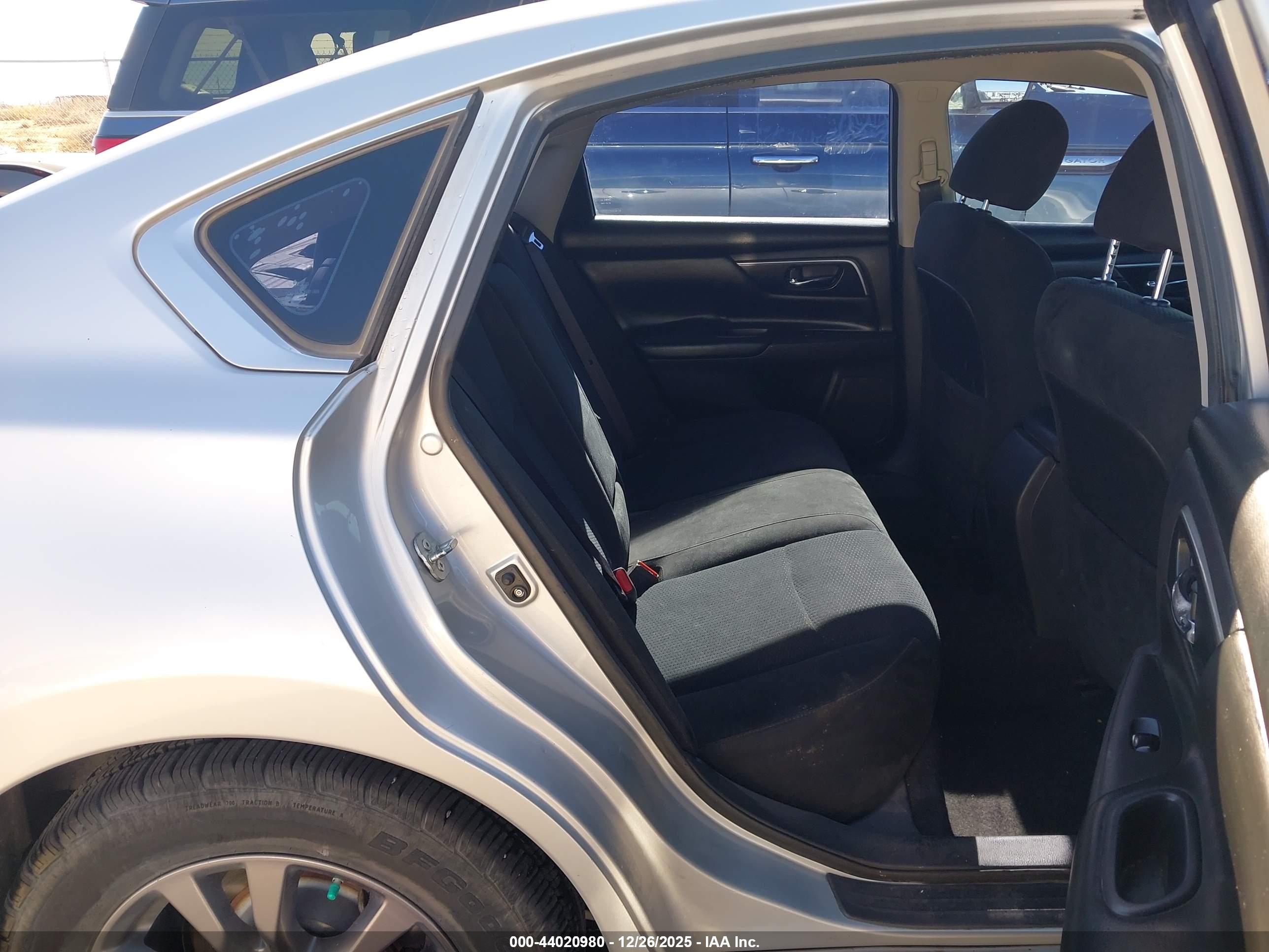 NISSAN ALTIMA image 8