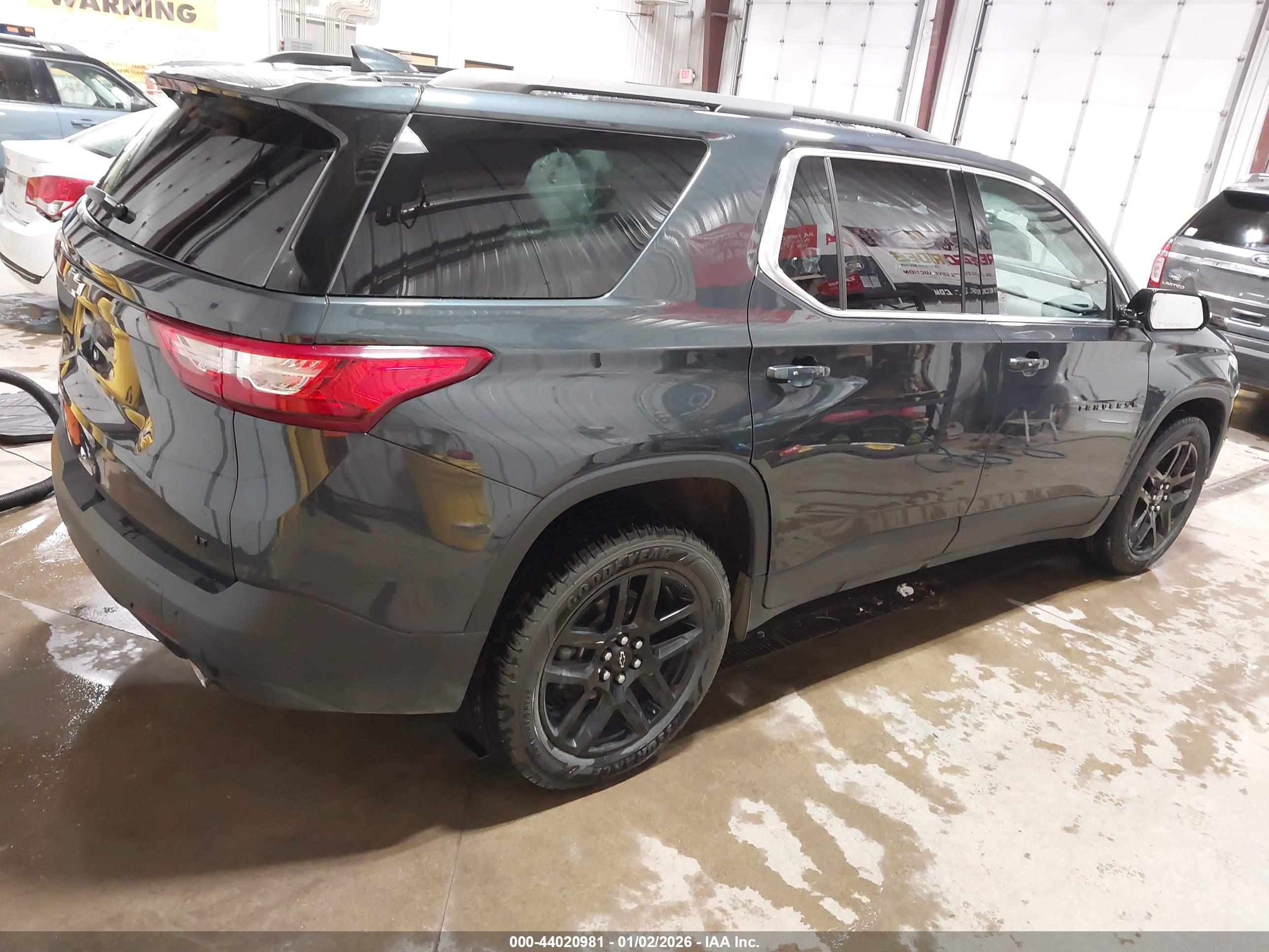 CHEVROLET TRAVERSE image 4