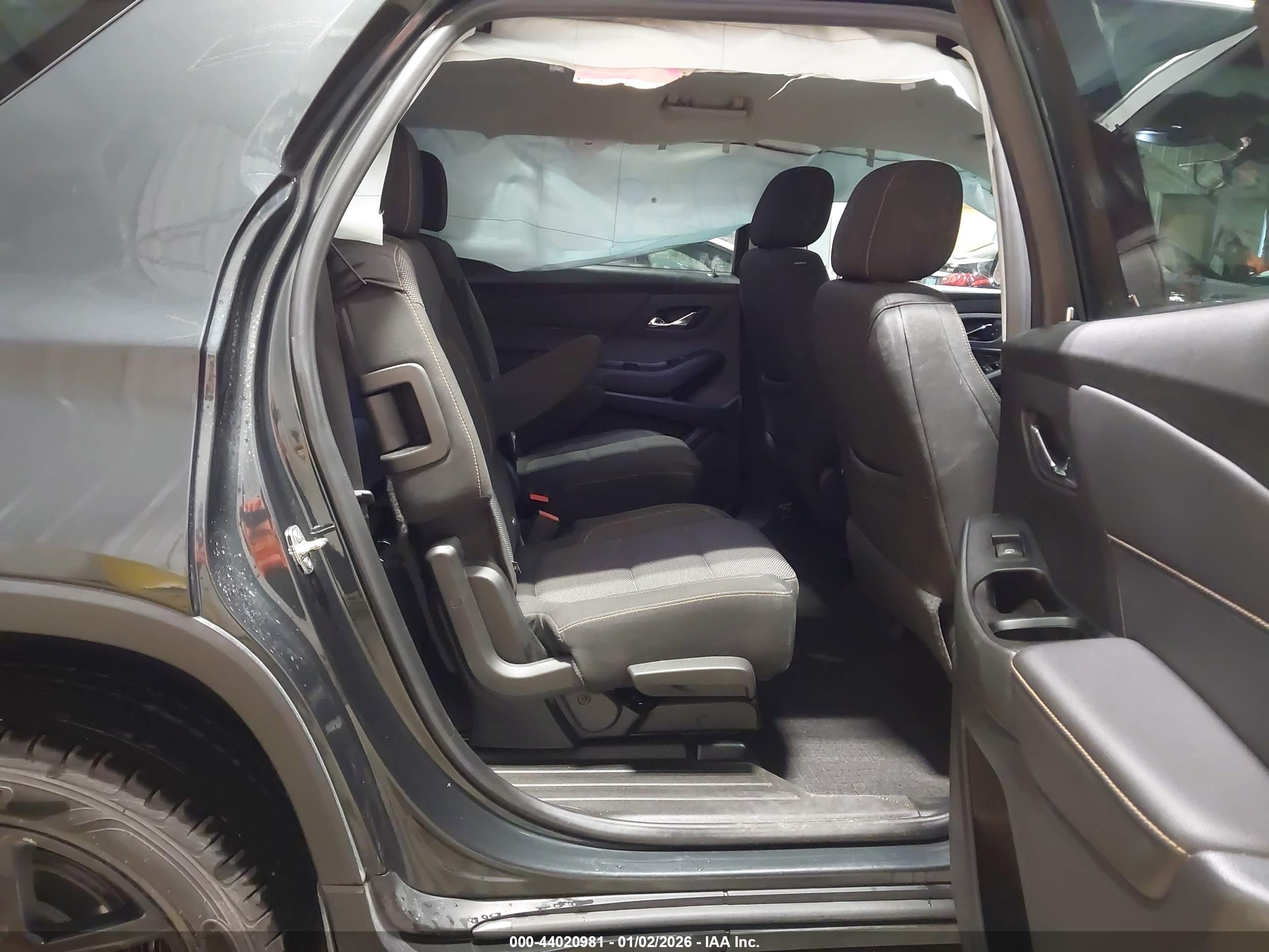CHEVROLET TRAVERSE image 8
