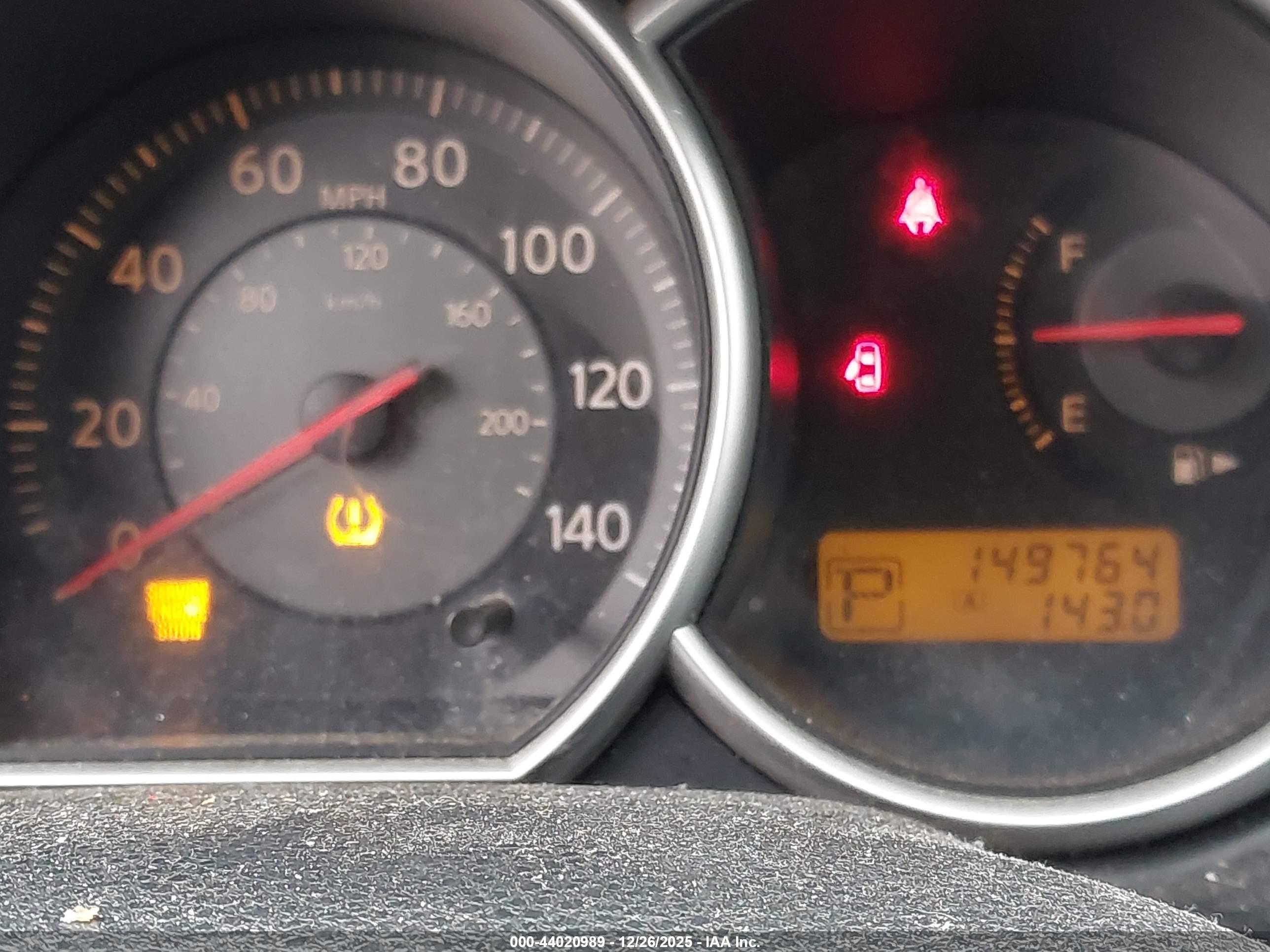 NISSAN VERSA image 7
