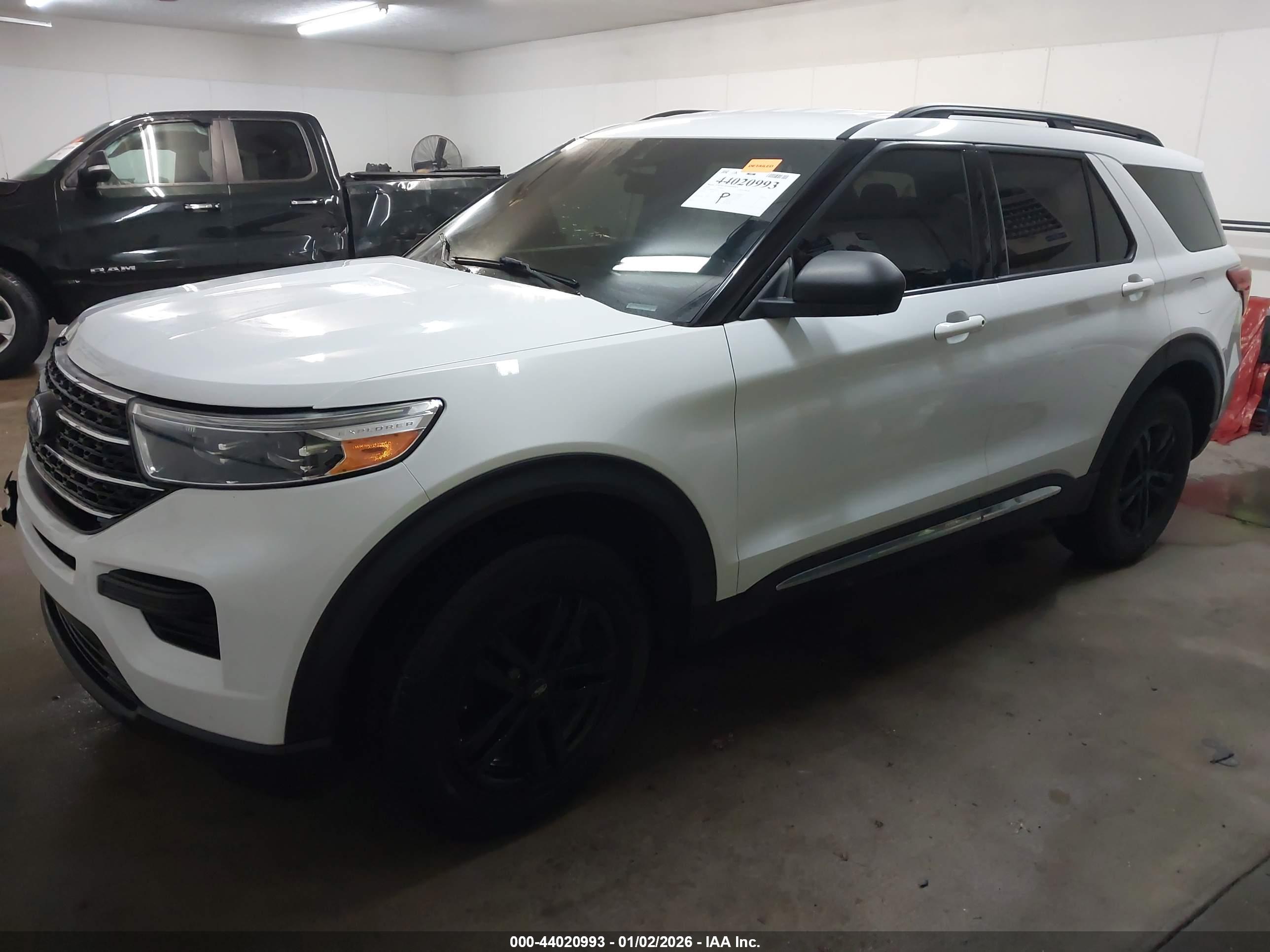 FORD EXPLORER image 2