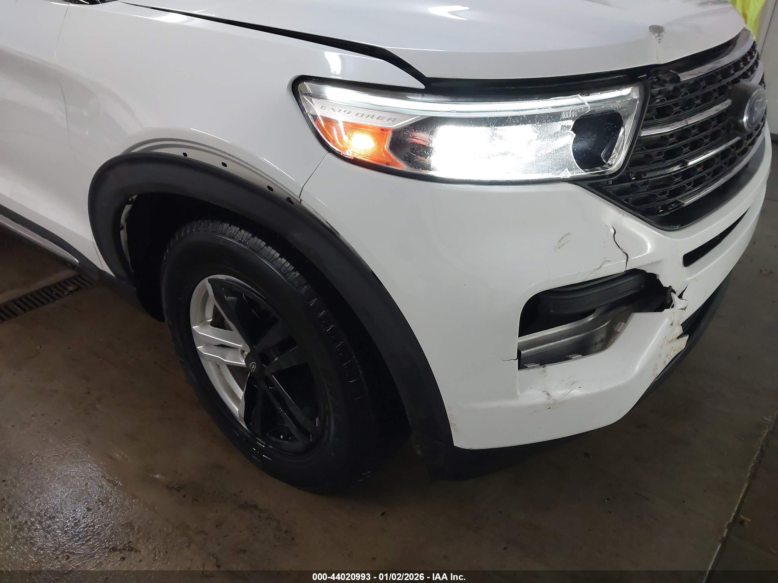 FORD EXPLORER image 6