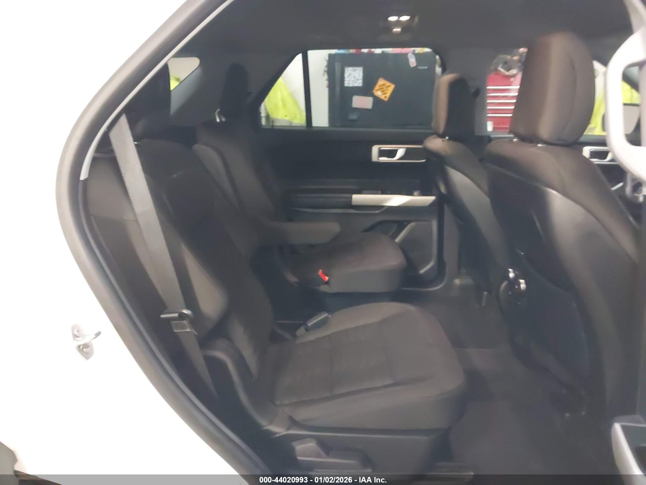 FORD EXPLORER image 8