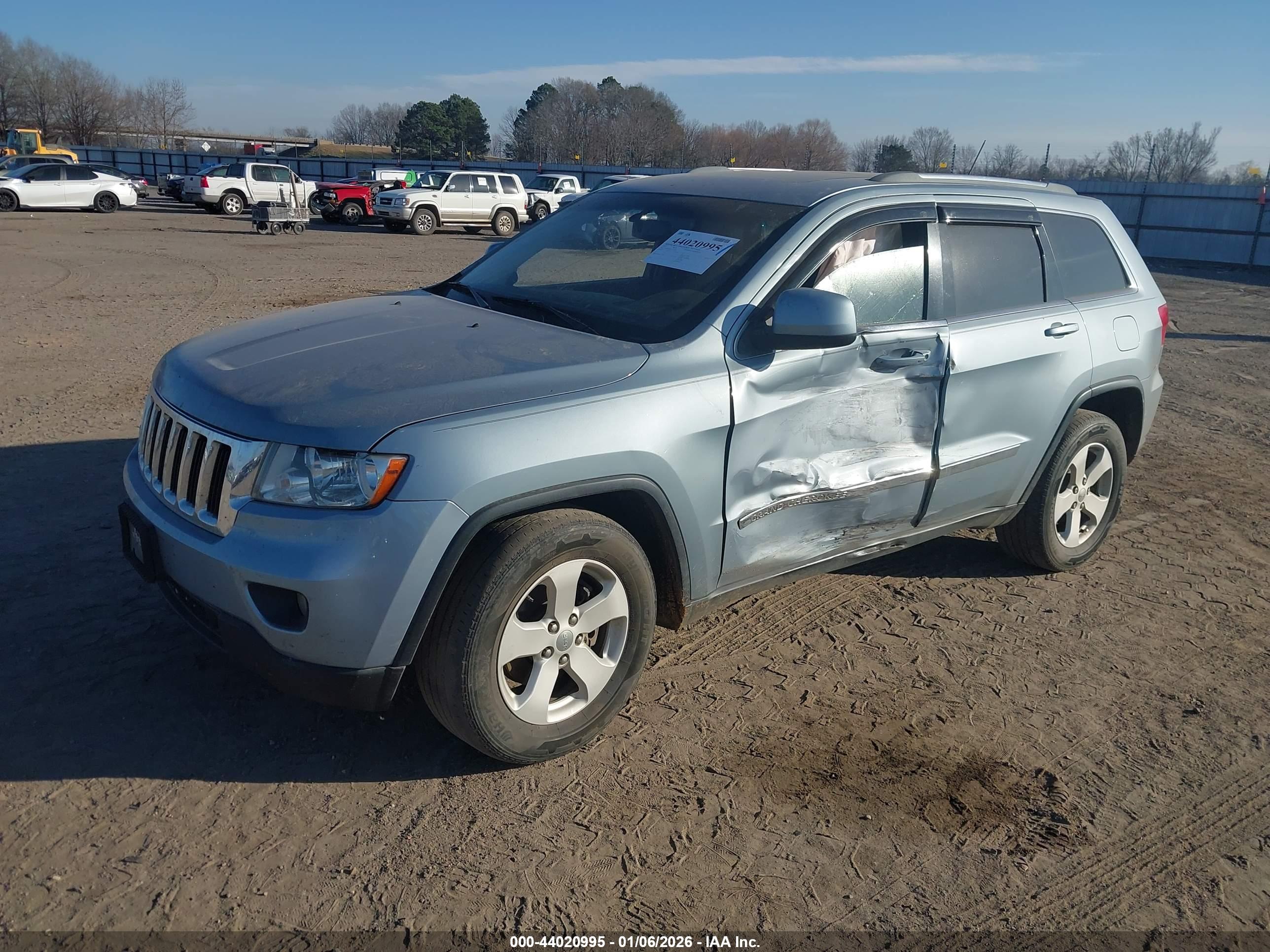 JEEP GRAND image 2