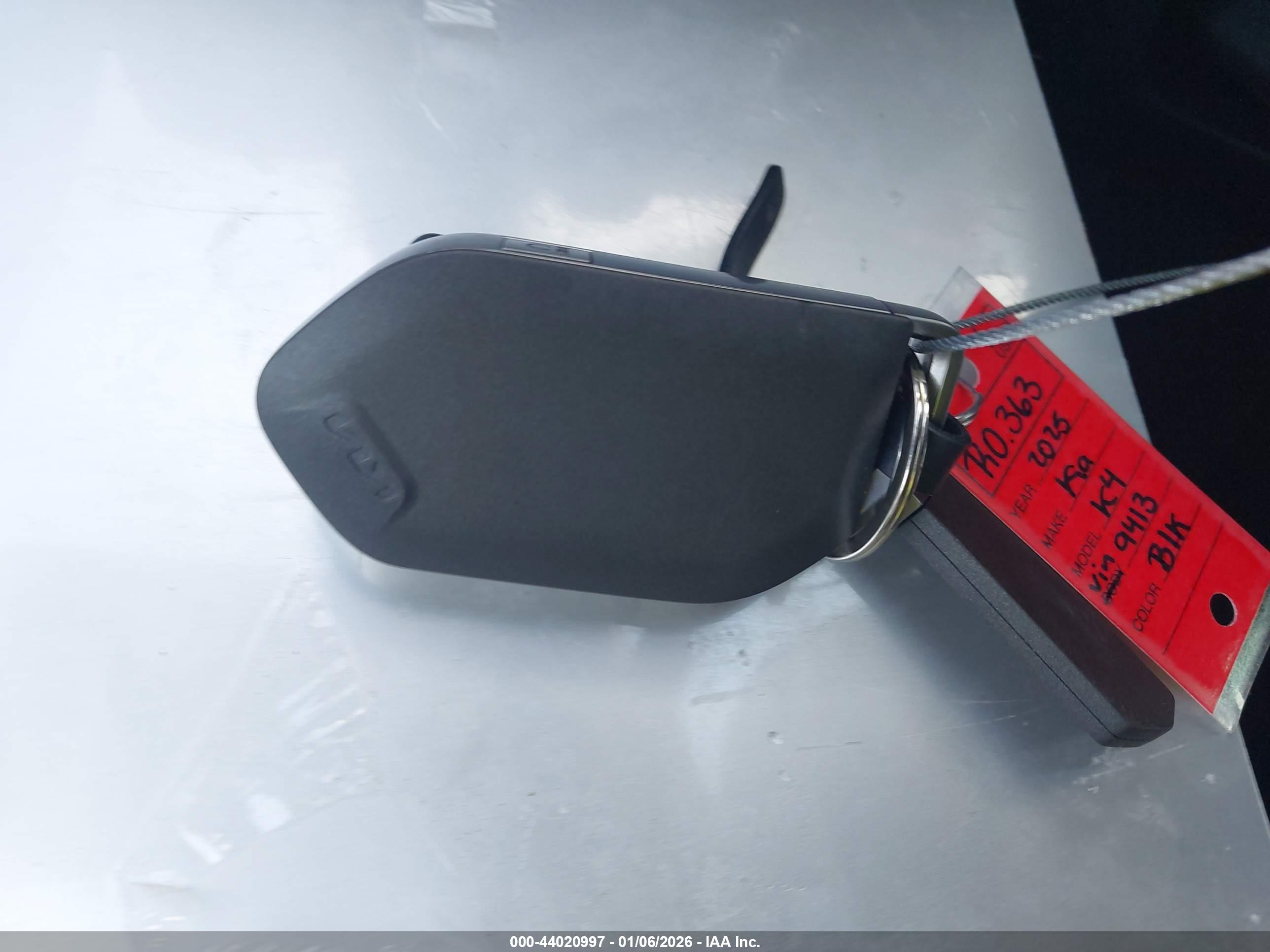 KIA K4 image 11