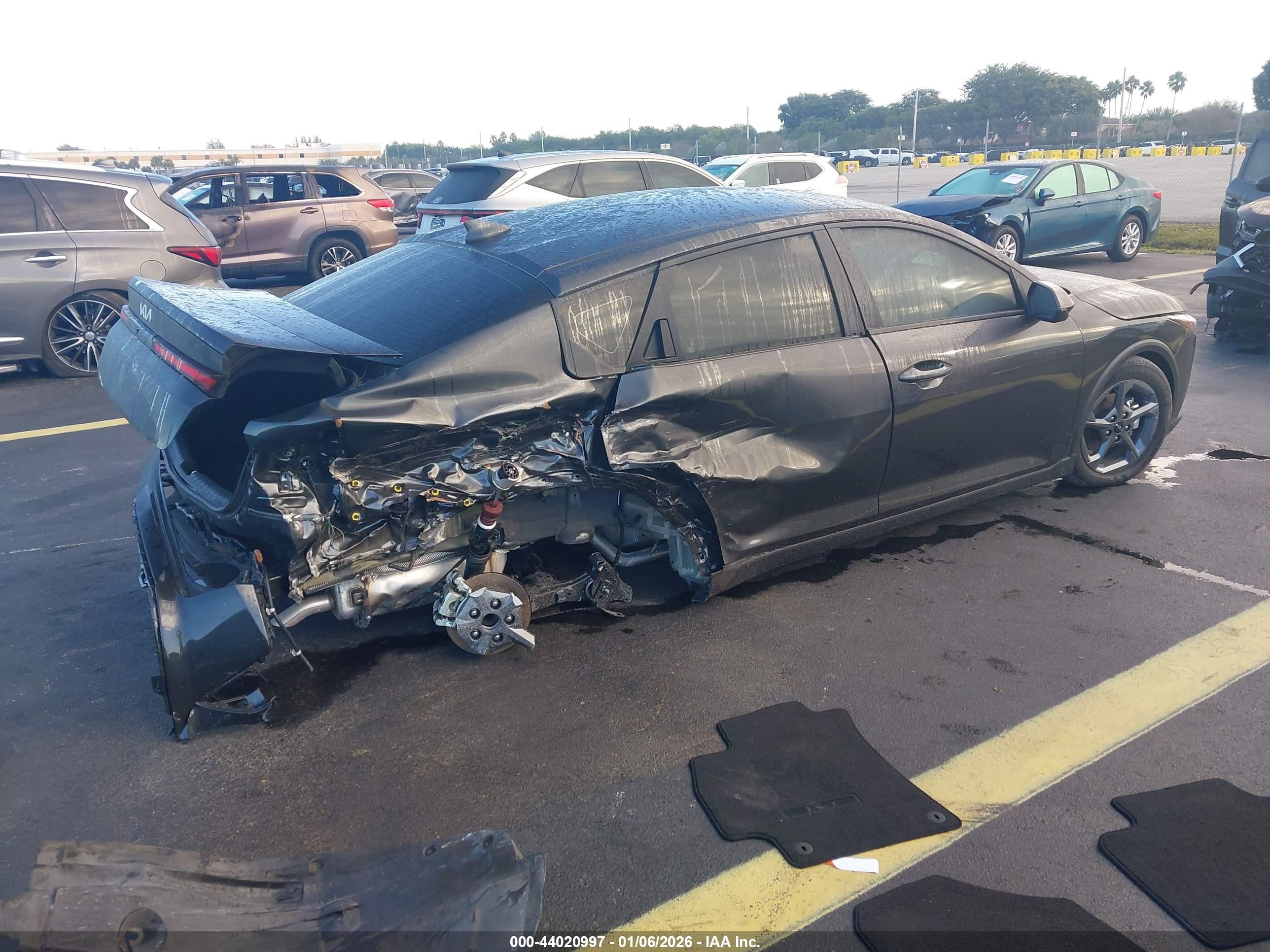 KIA K4 image 4