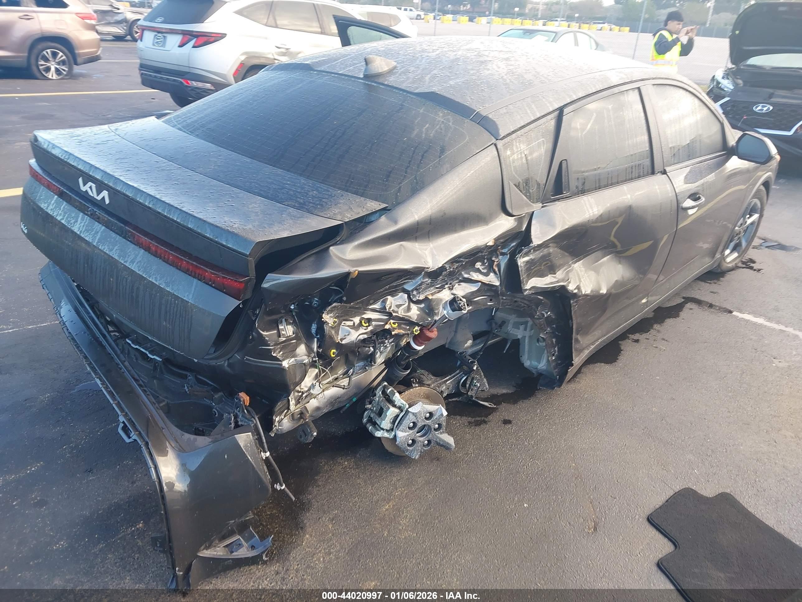 KIA K4 image 6