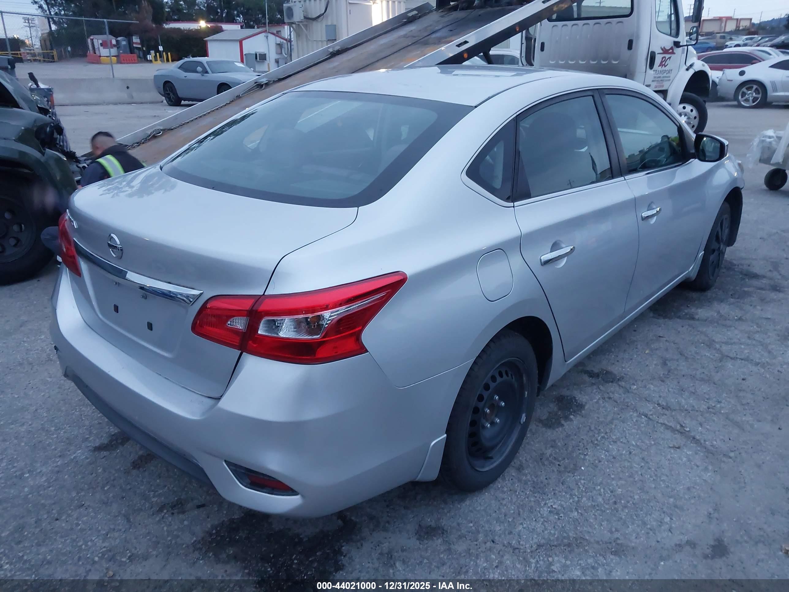 NISSAN SENTRA image 4