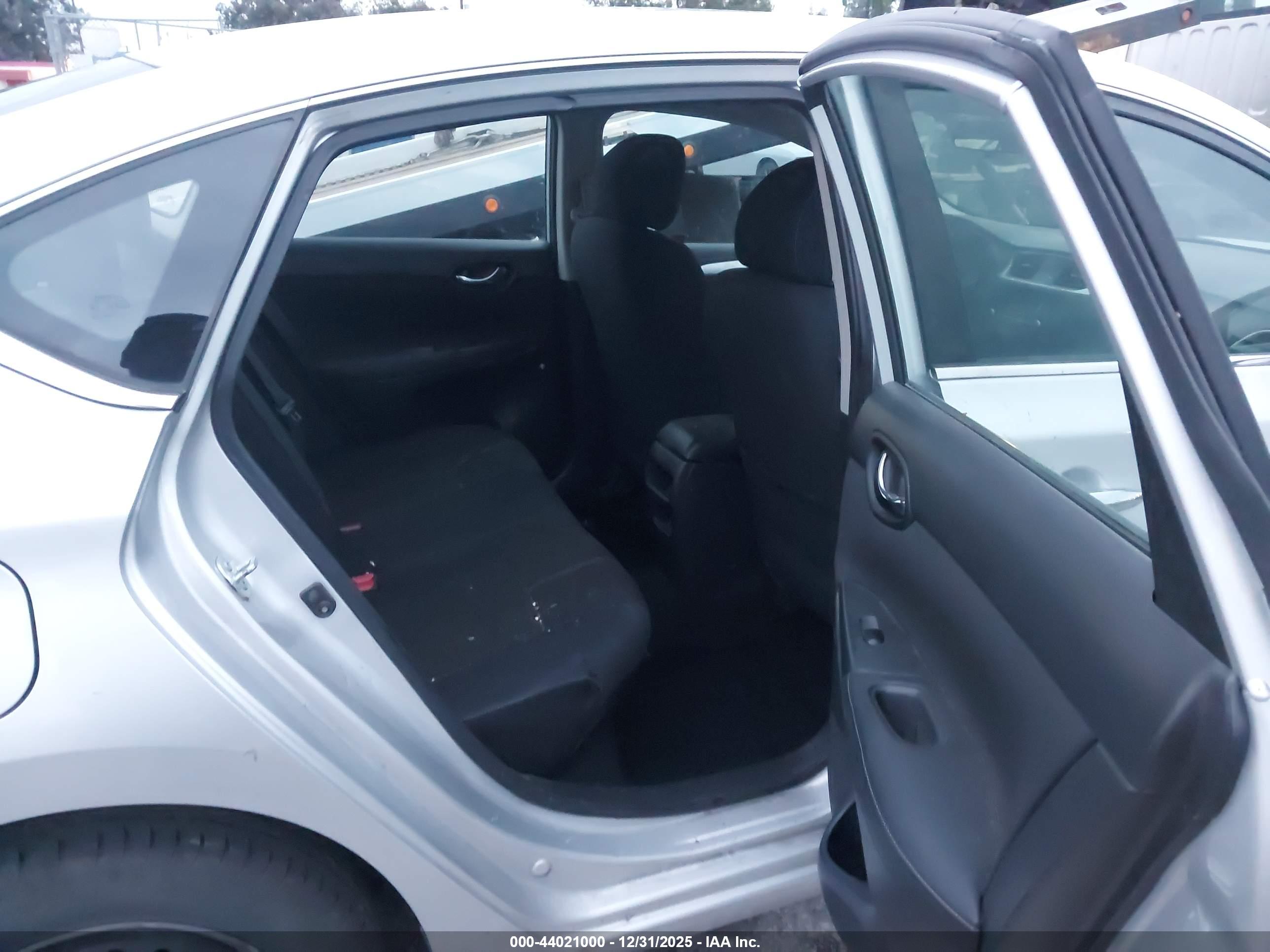 NISSAN SENTRA image 8