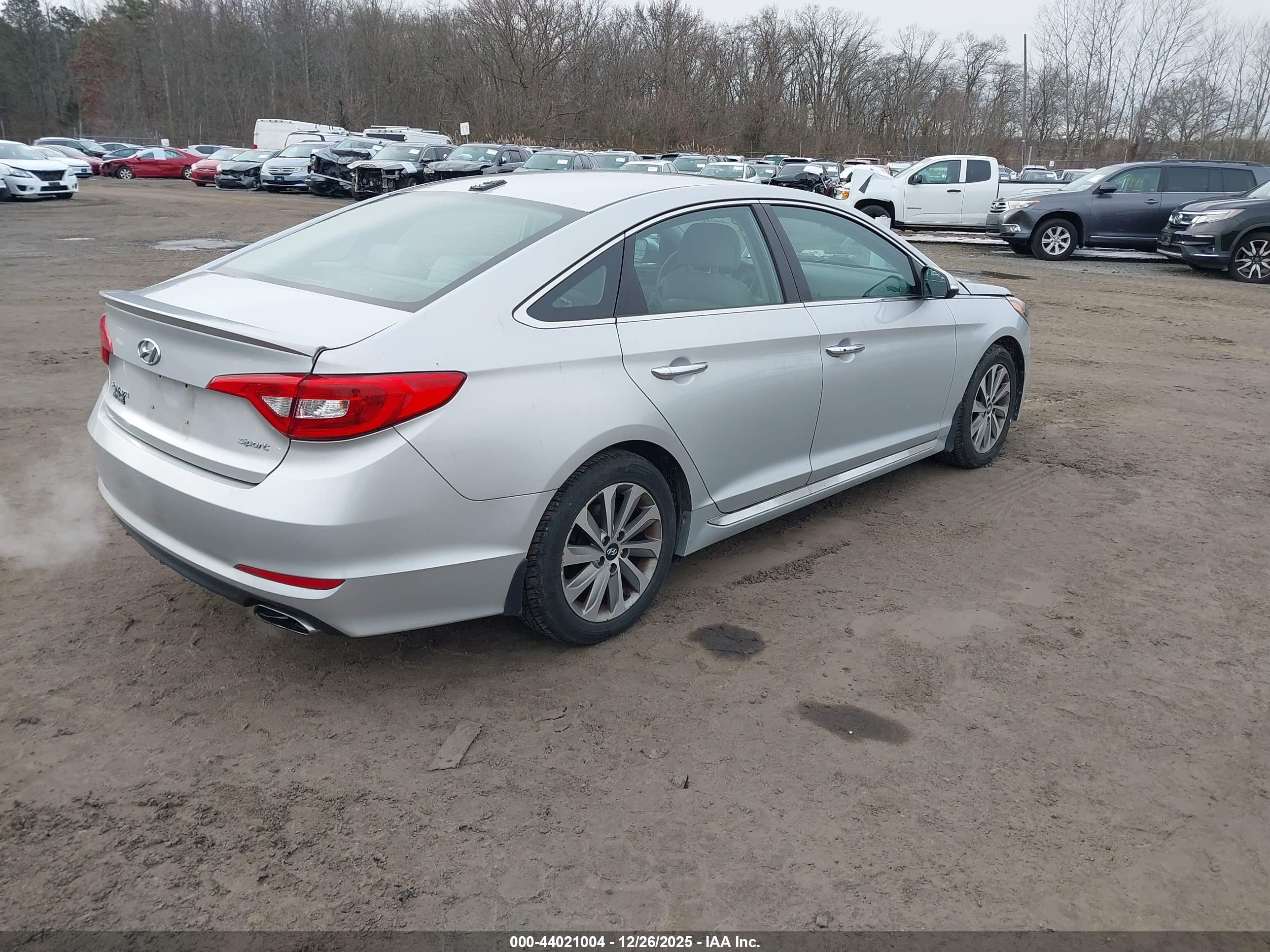 HYUNDAI SONATA image 4
