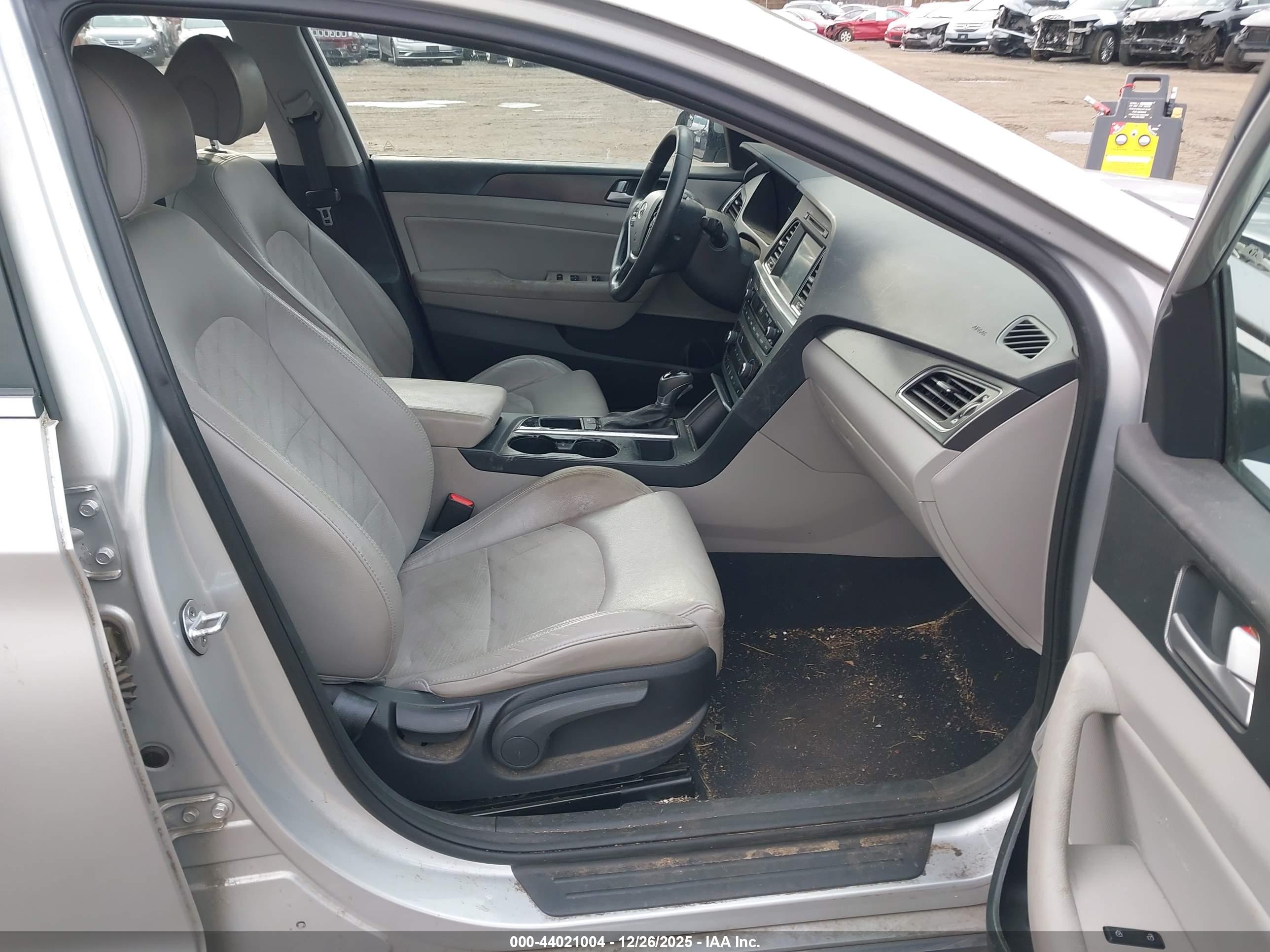 HYUNDAI SONATA image 5