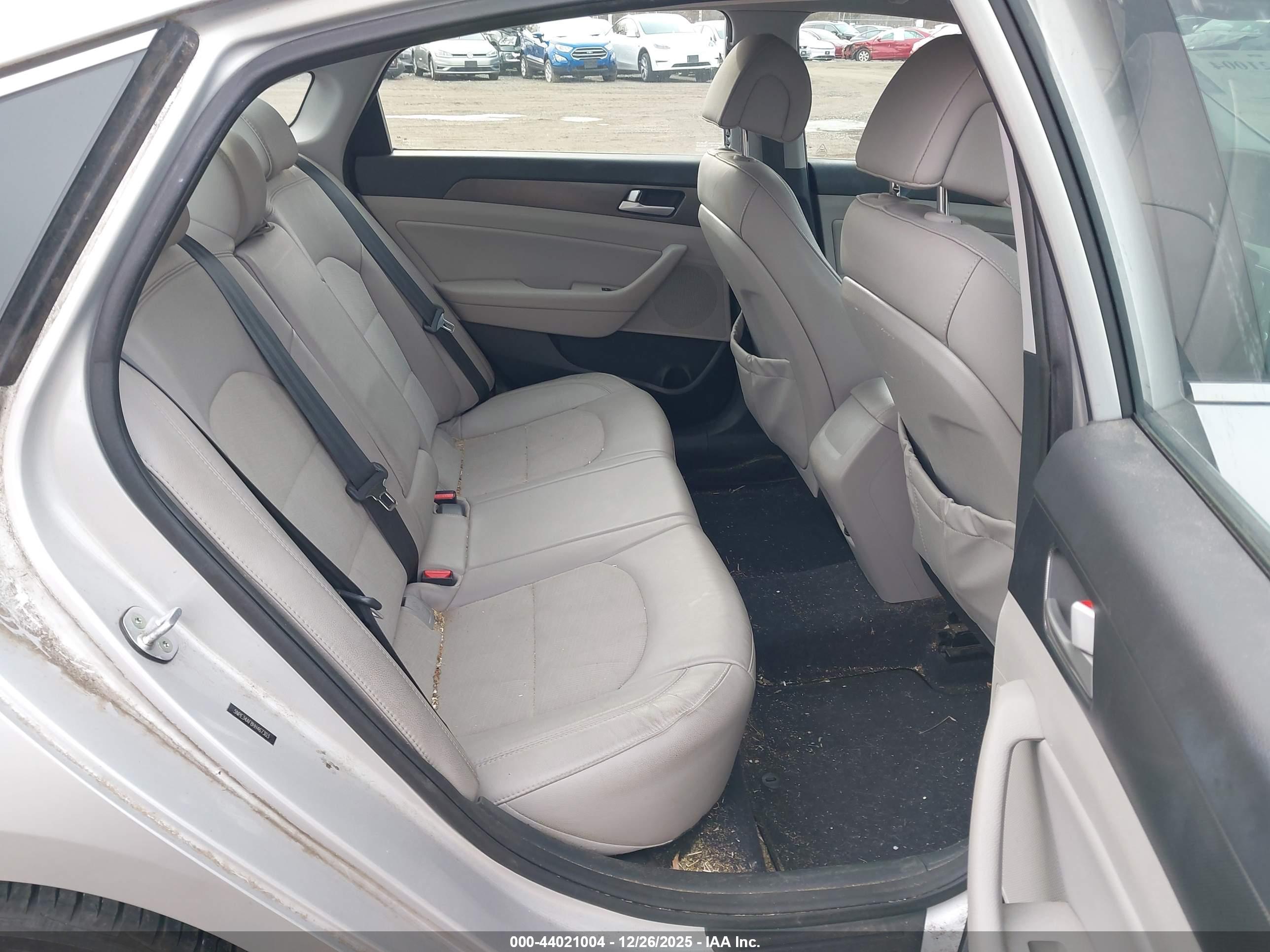 HYUNDAI SONATA image 8