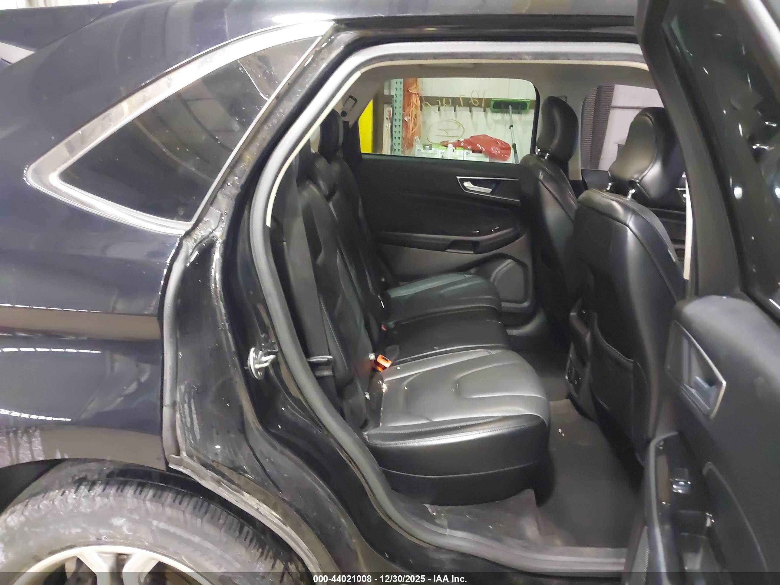 FORD EDGE image 8