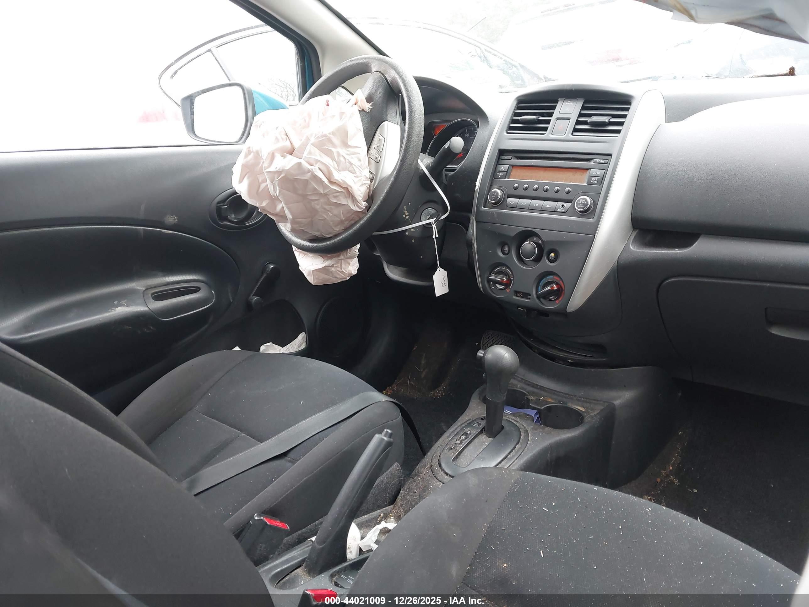 NISSAN VERSA image 5