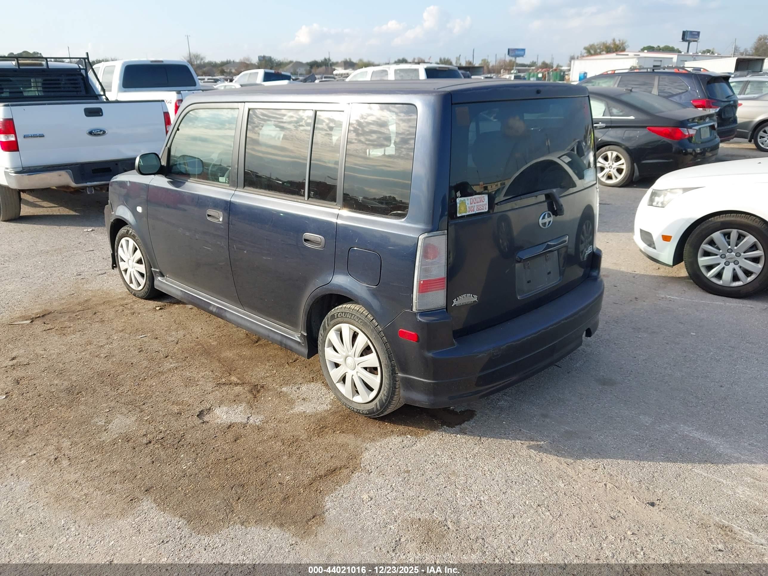 SCION XB image 3