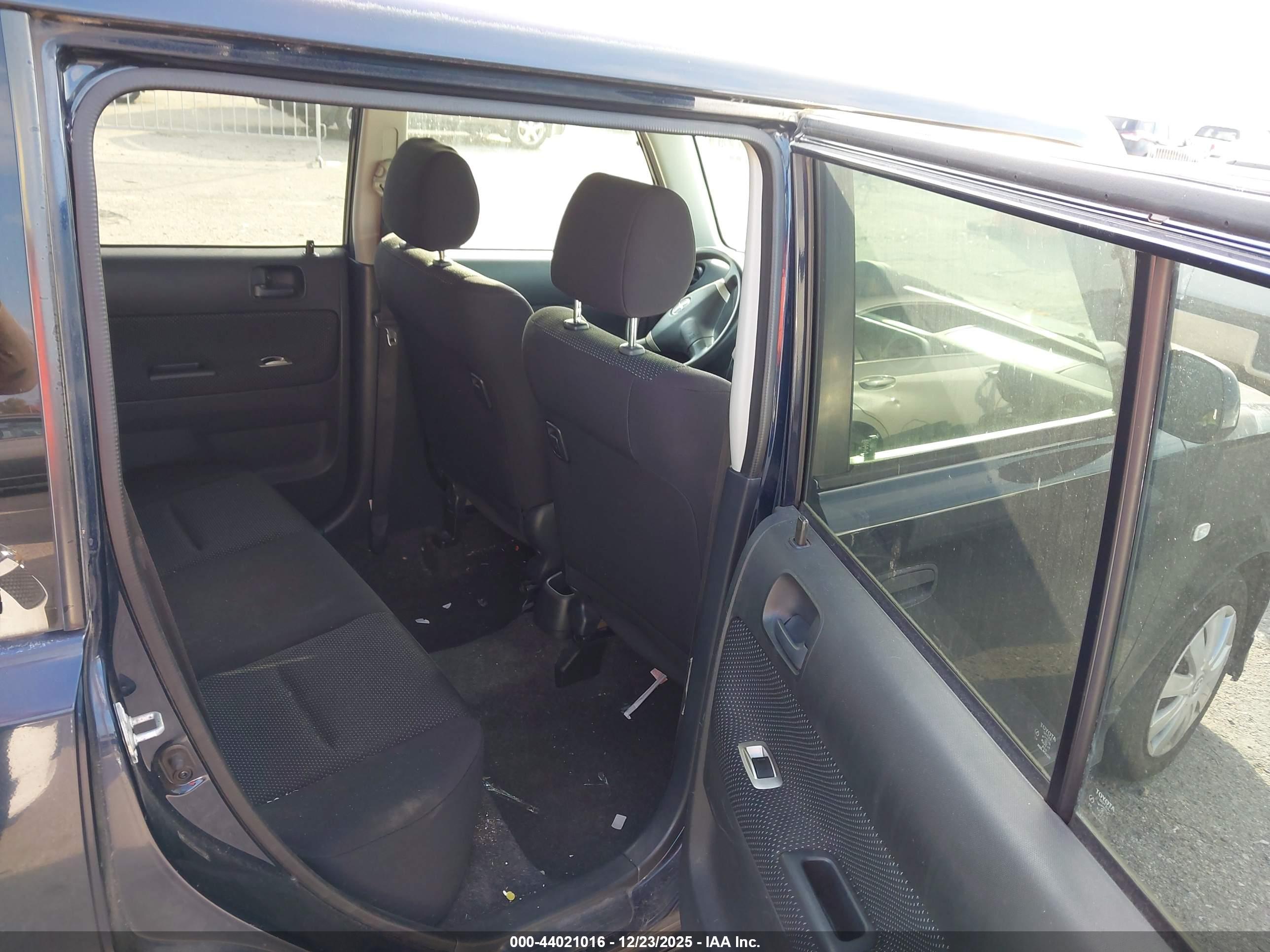 SCION XB image 8