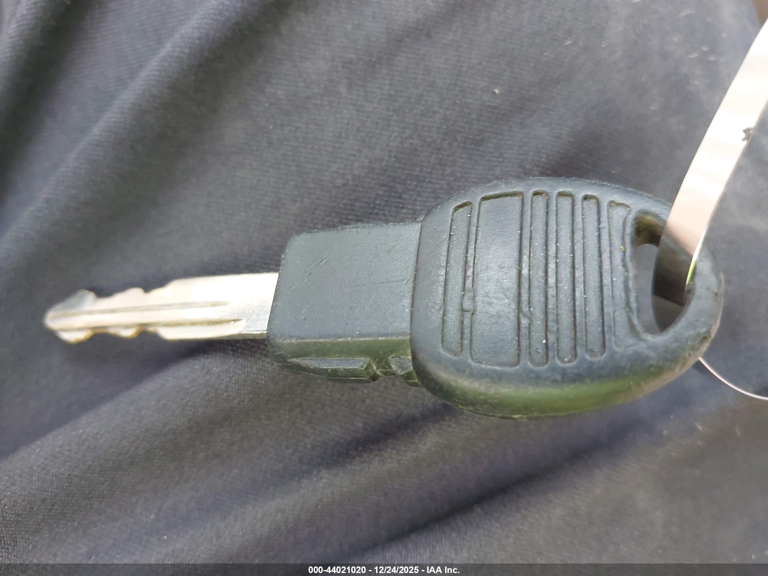 CHRYSLER TOWN image 11