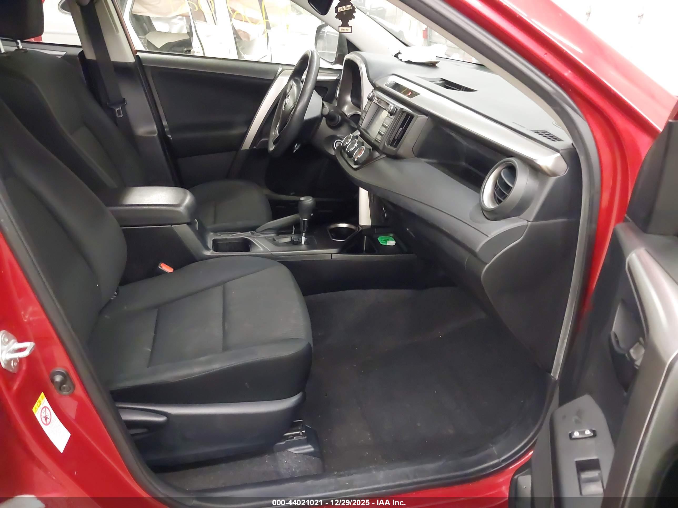 TOYOTA RAV4 image 5
