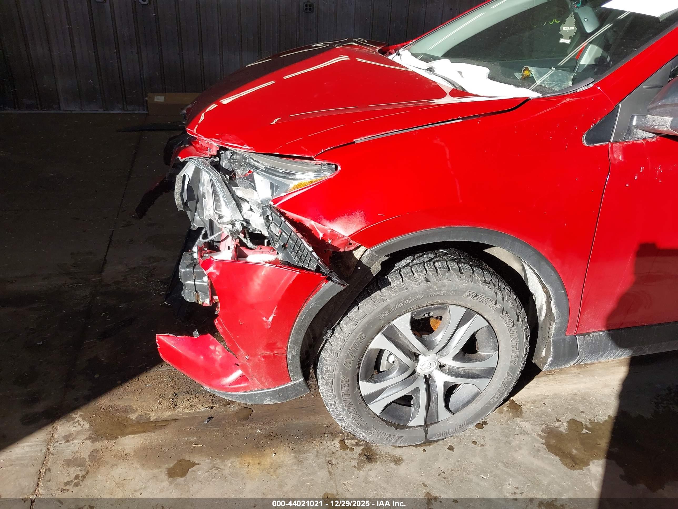 TOYOTA RAV4 image 6