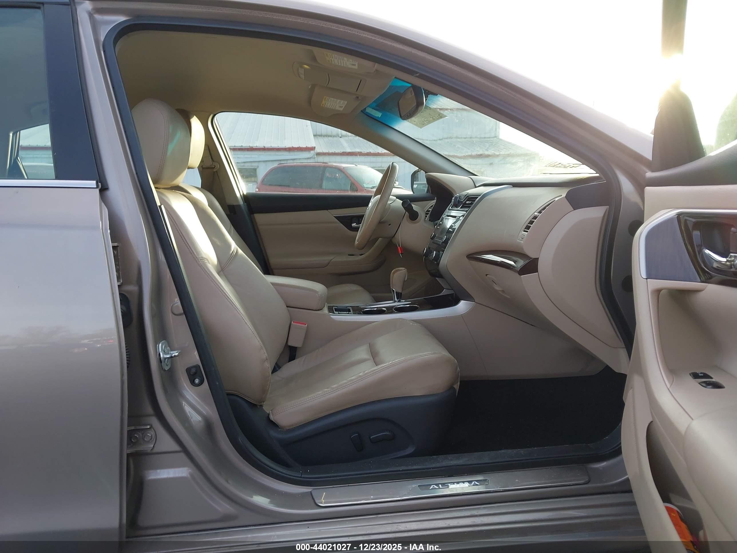 NISSAN ALTIMA image 5