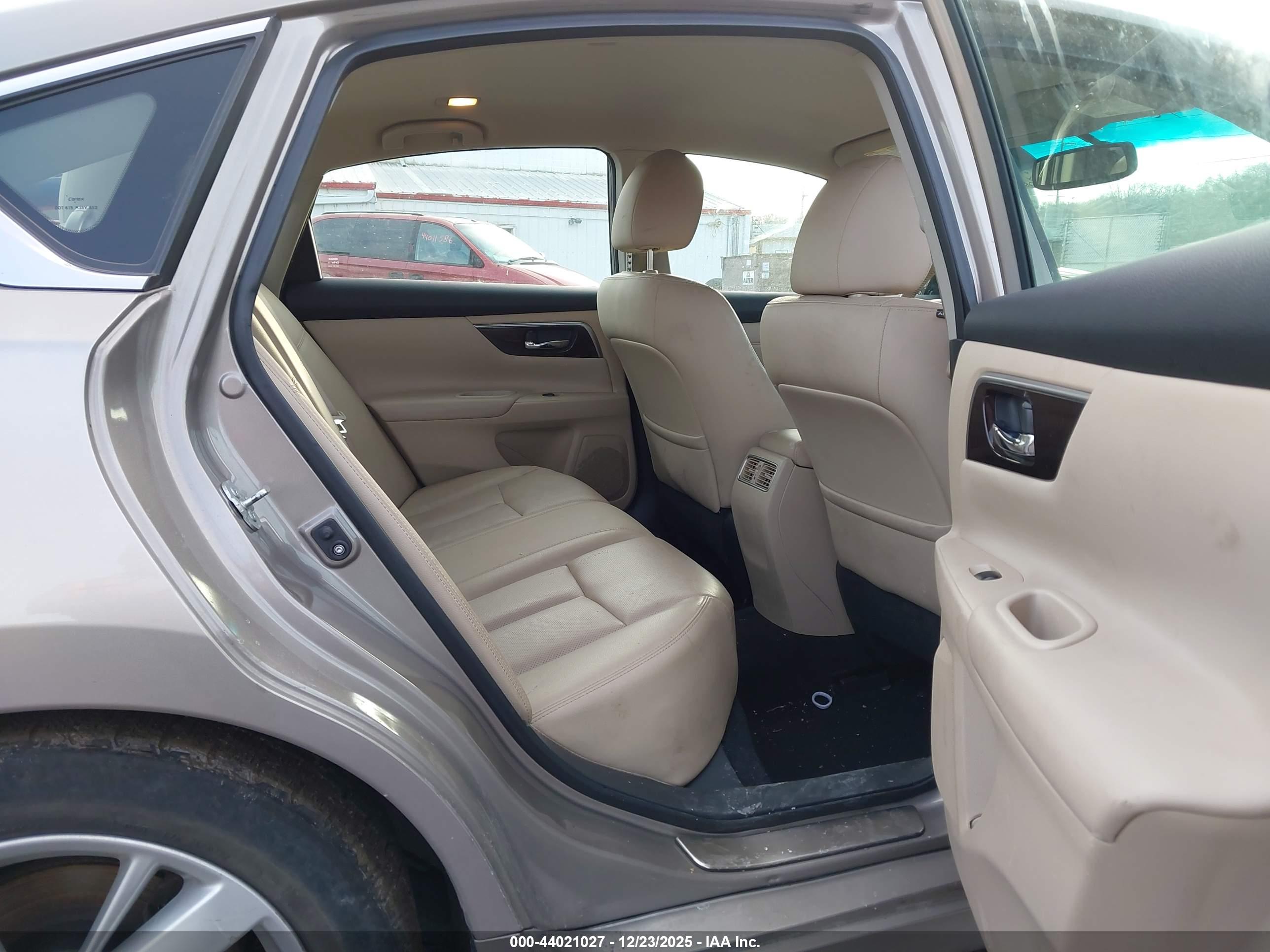 NISSAN ALTIMA image 8