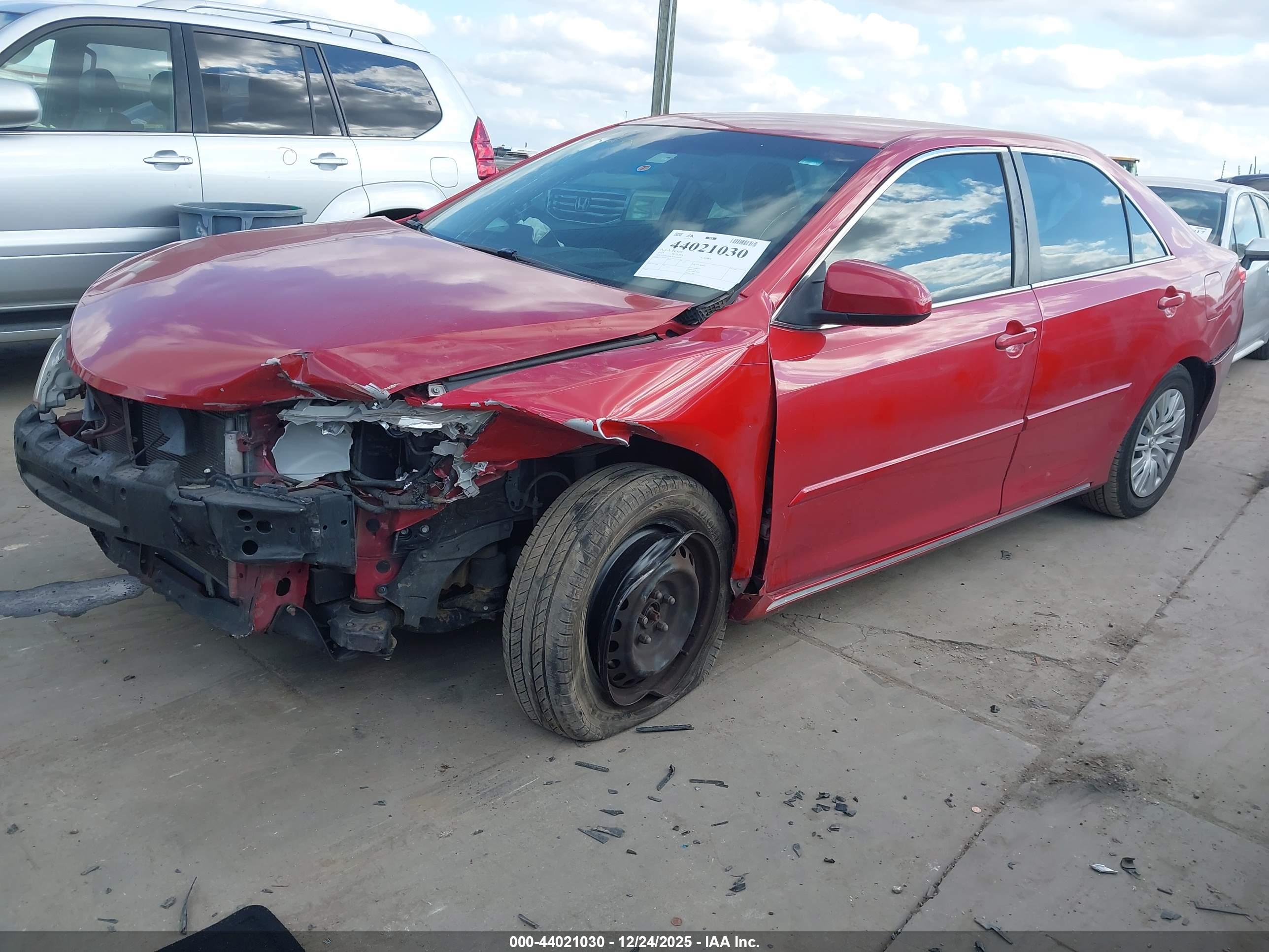 TOYOTA CAMRY image 2