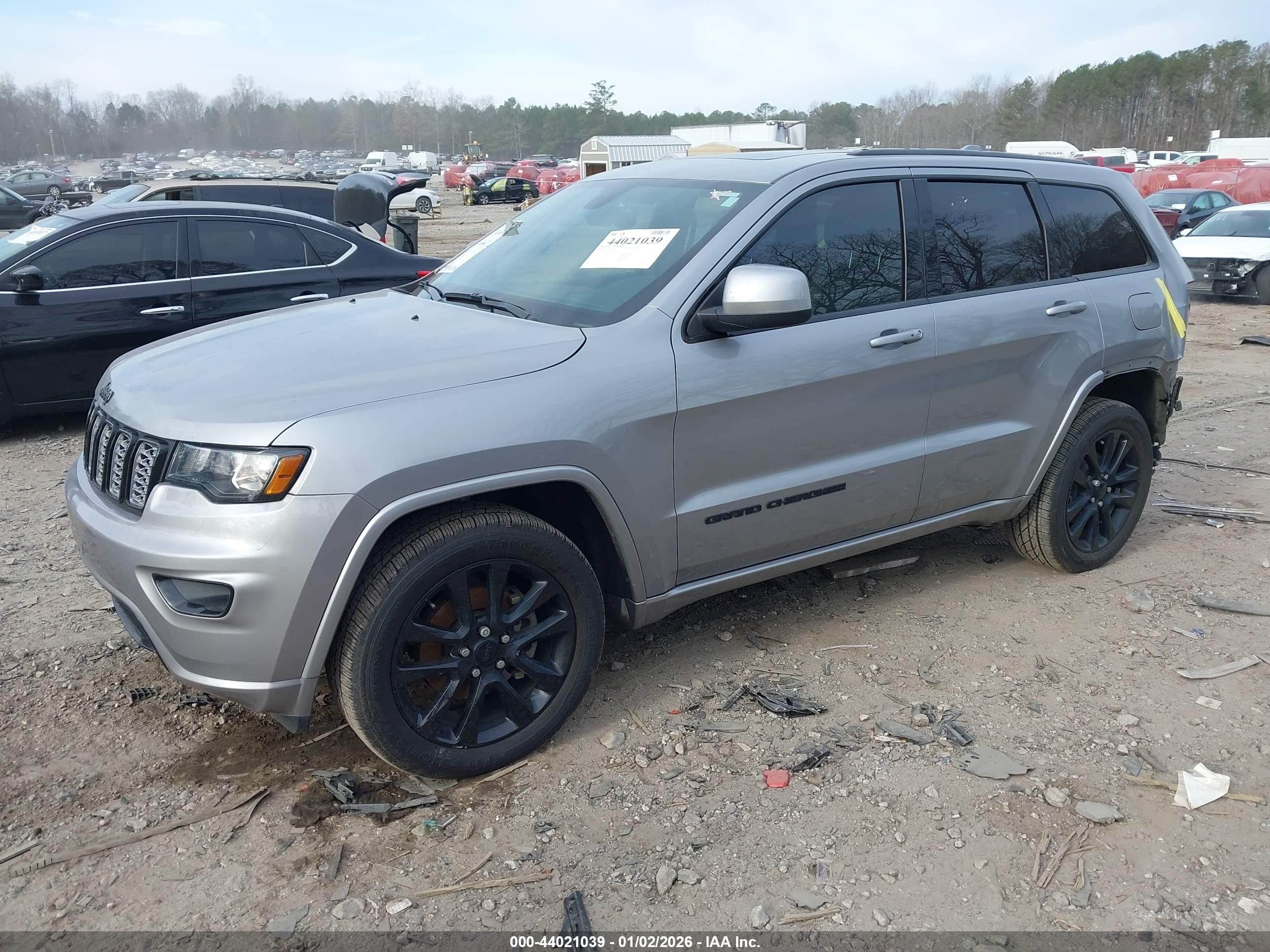 JEEP GRAND image 2