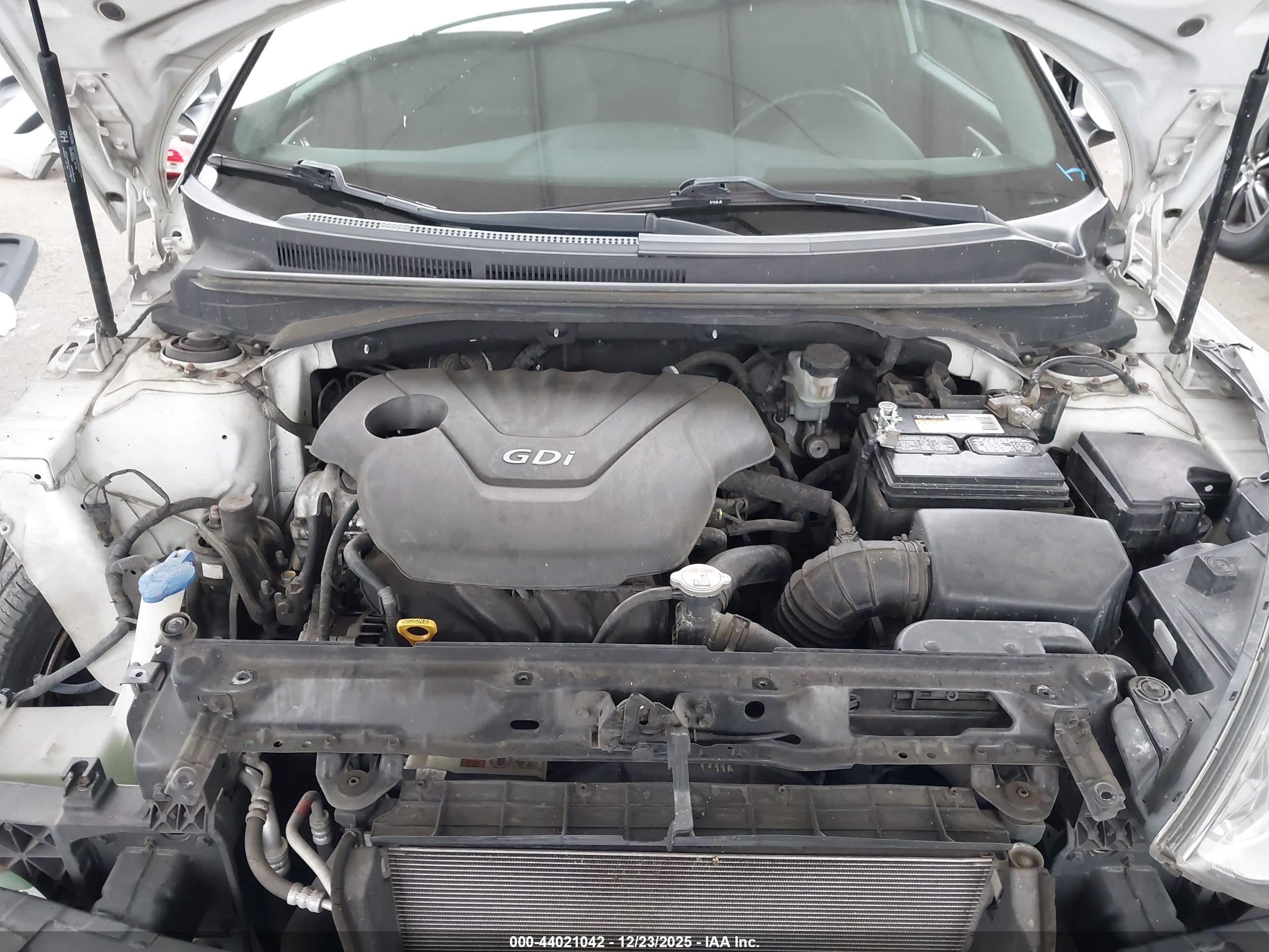 HYUNDAI VELOSTER image 10