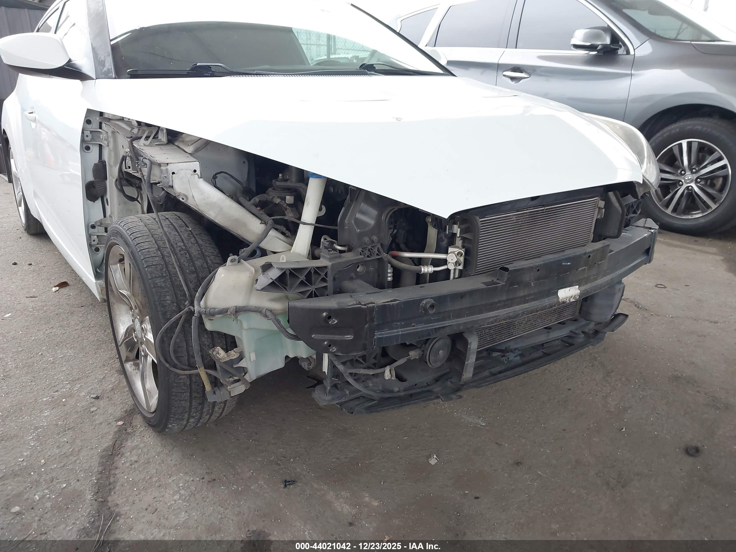 HYUNDAI VELOSTER image 6