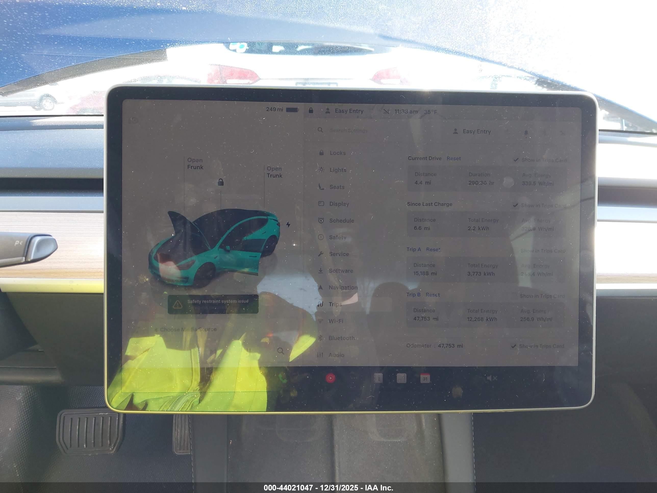 TESLA MODEL image 7
