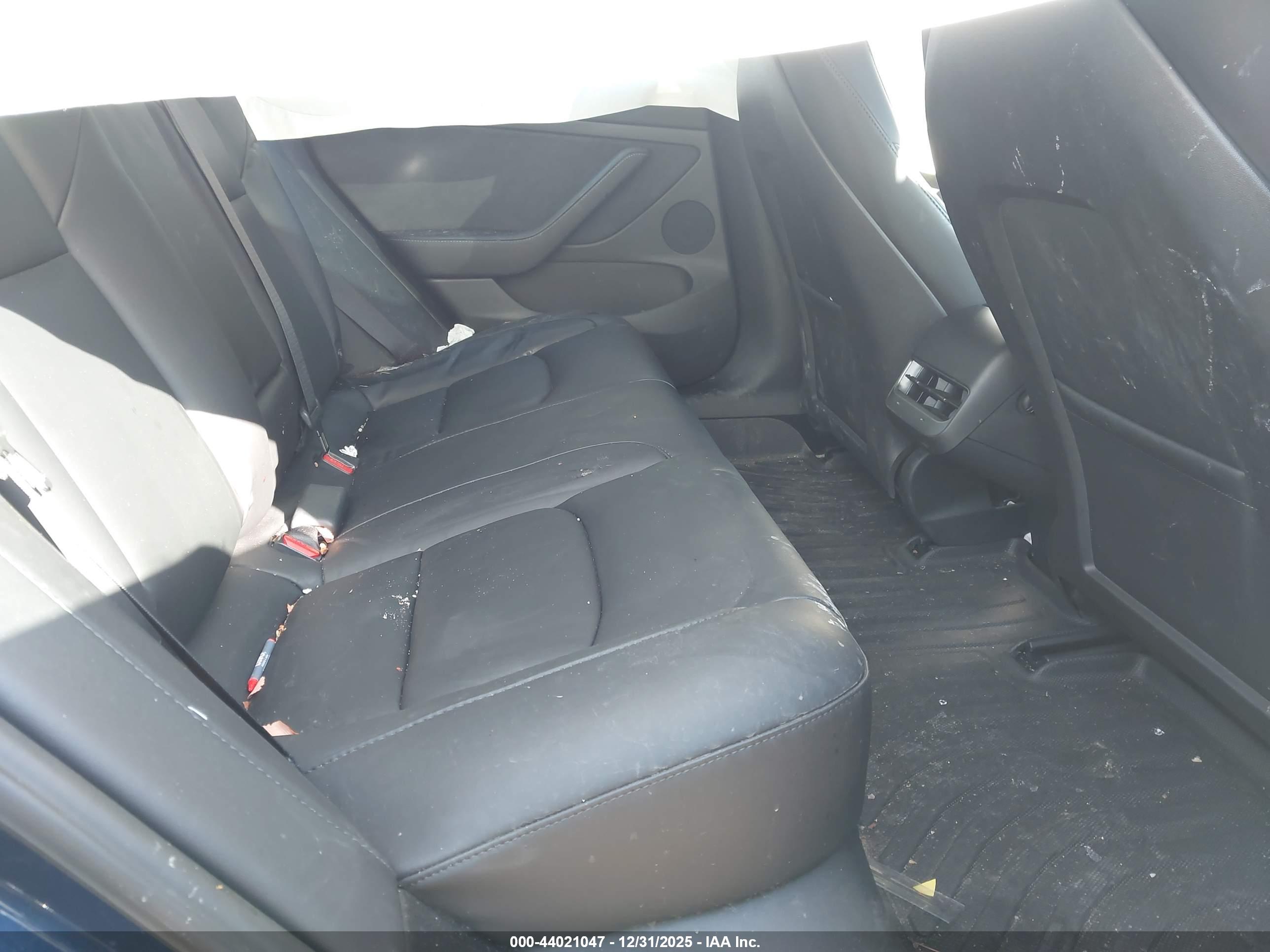 TESLA MODEL image 8