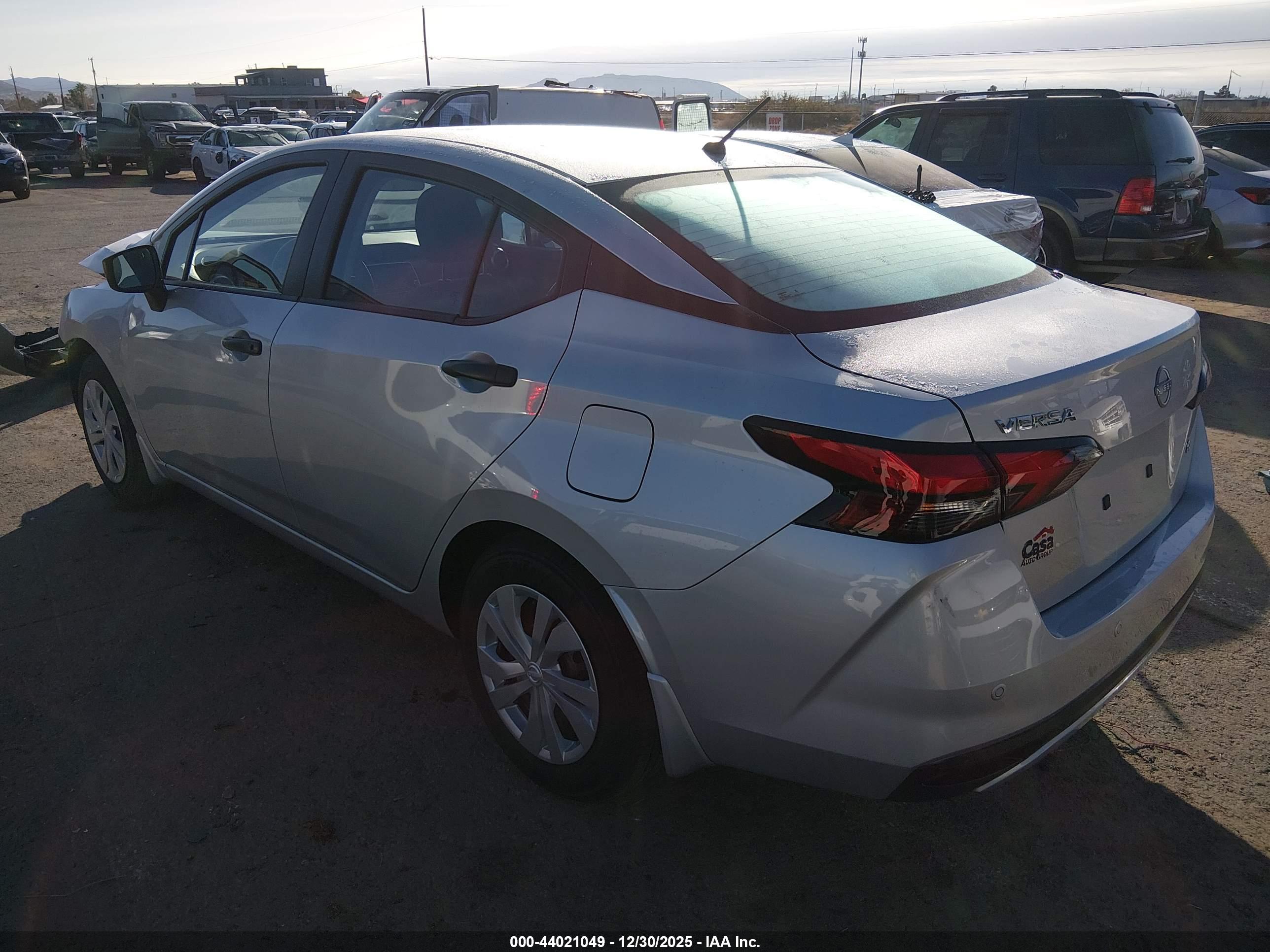 NISSAN VERSA image 3