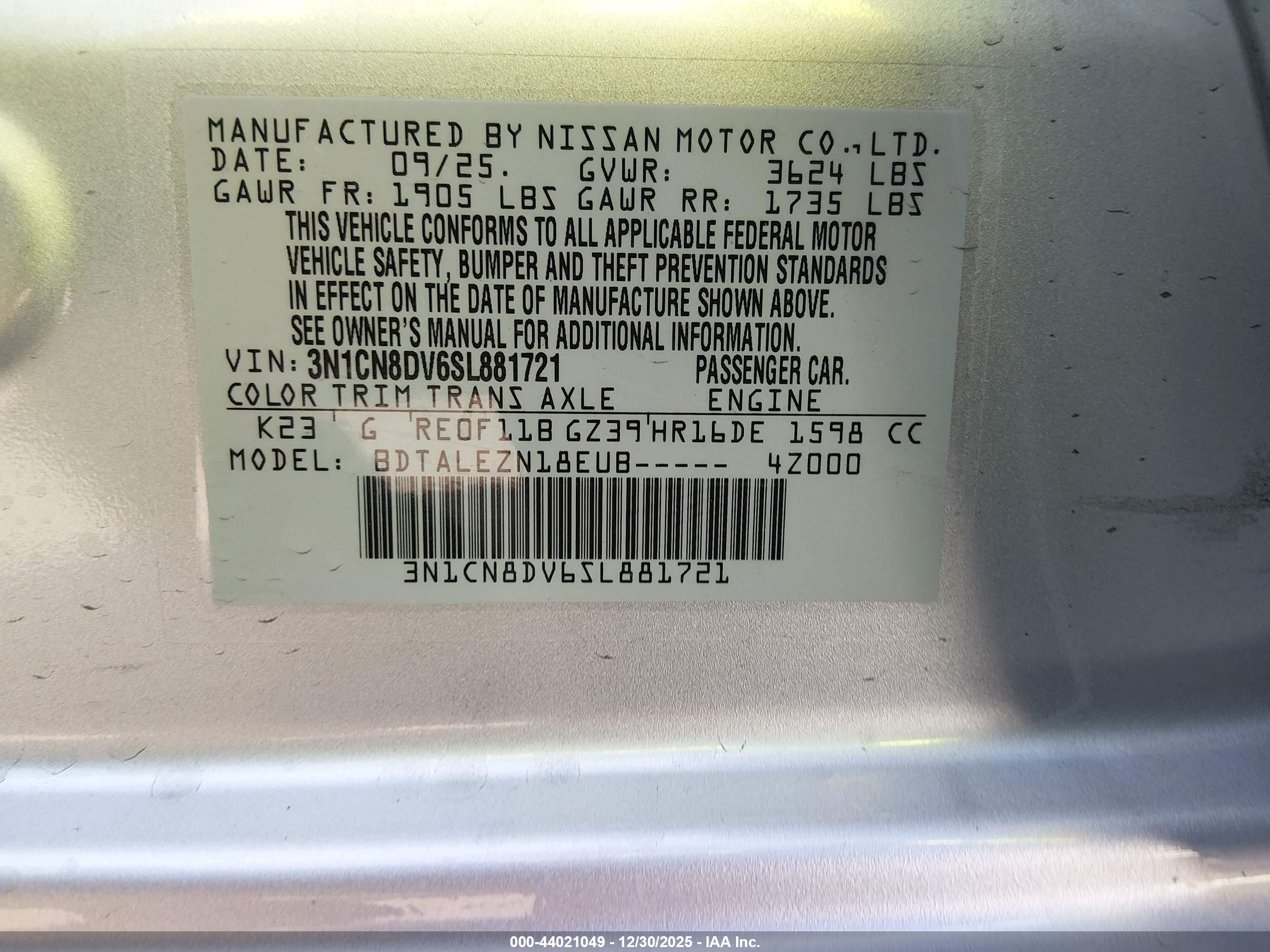 NISSAN VERSA image 9