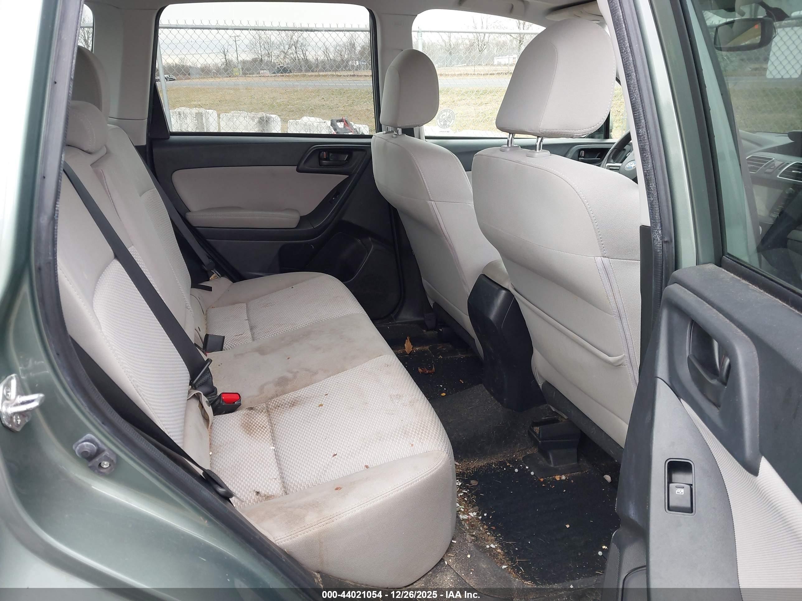 SUBARU FORESTER image 8