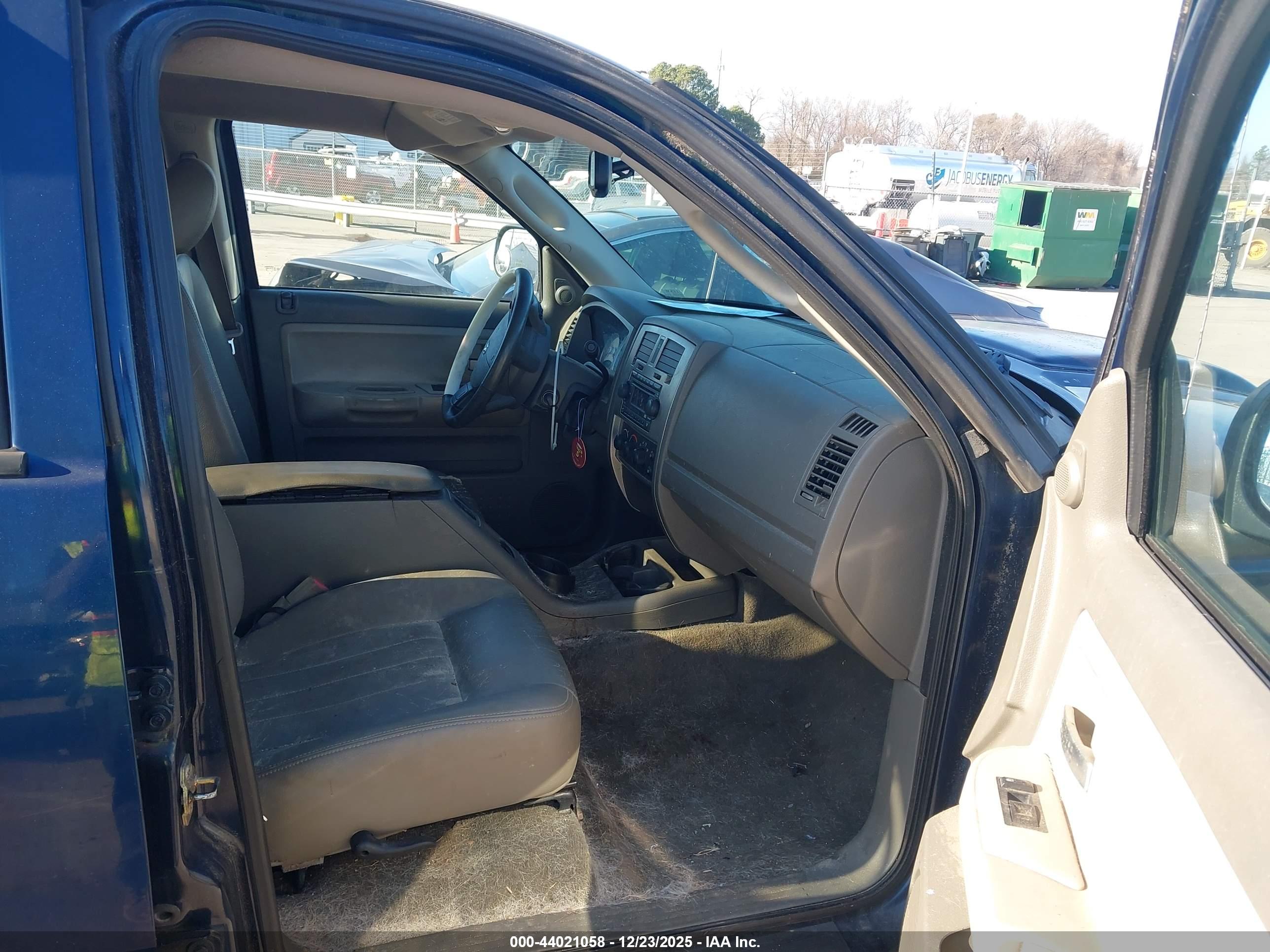 DODGE DAKOTA image 5