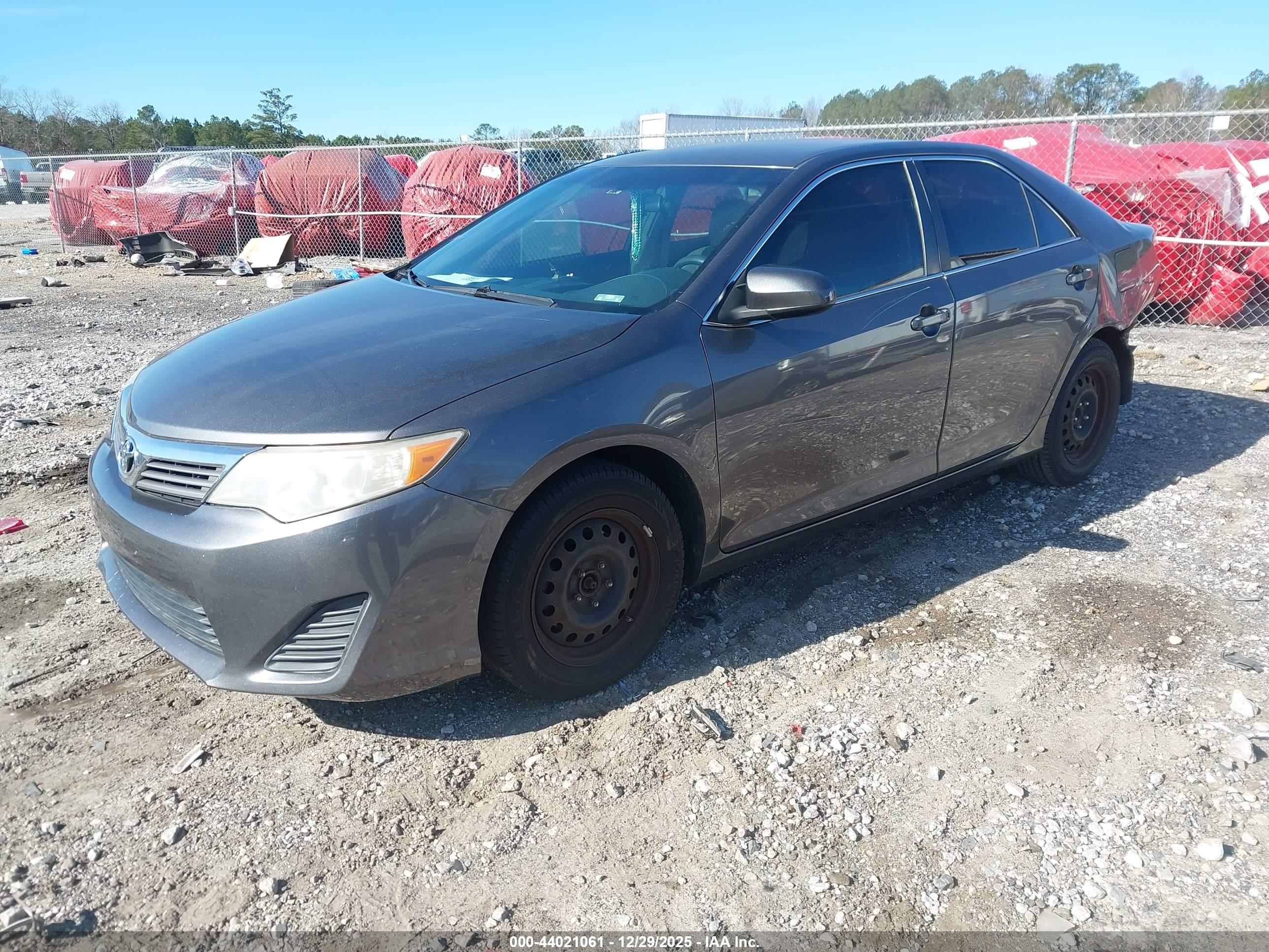TOYOTA CAMRY image 2