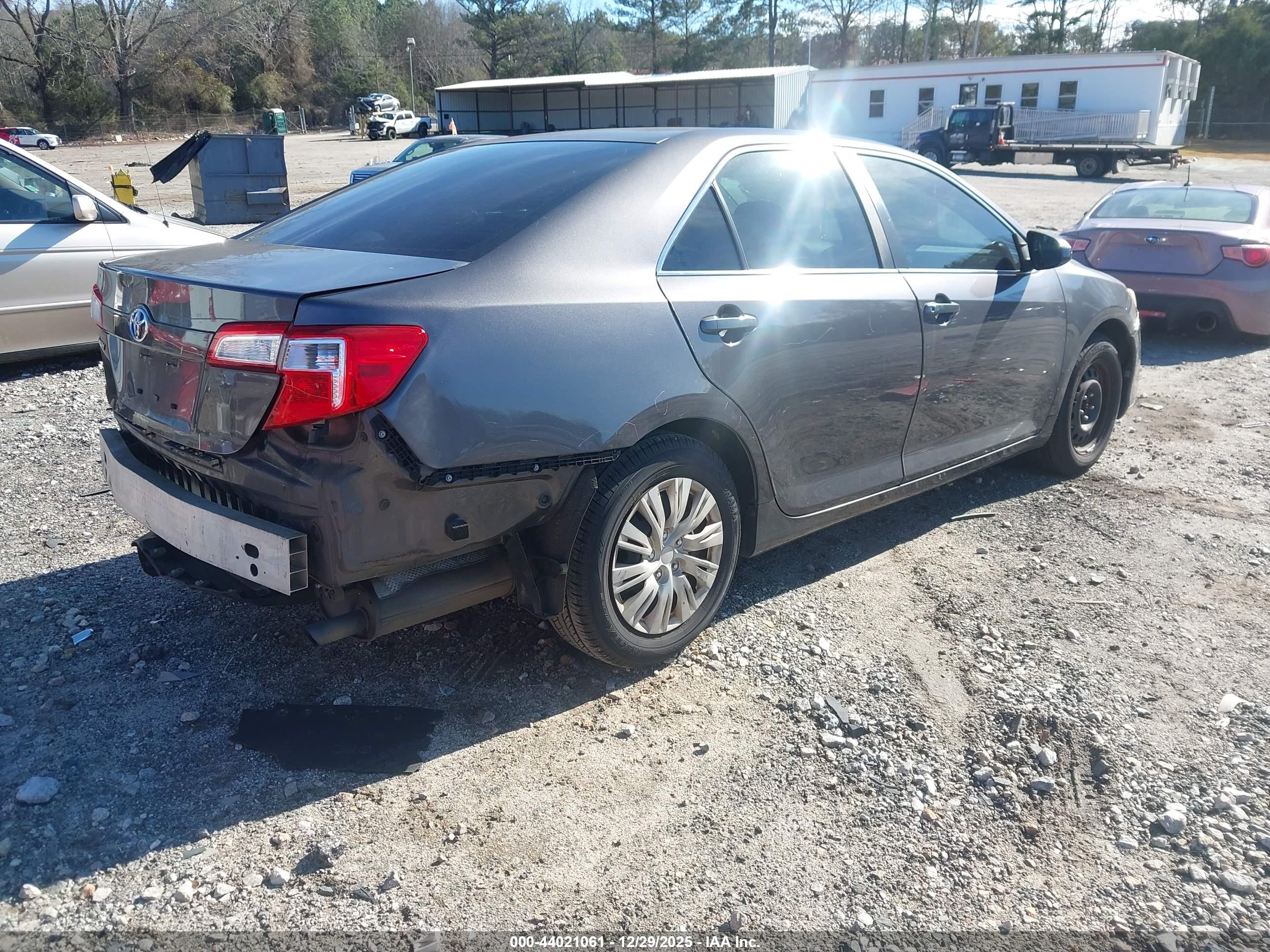 TOYOTA CAMRY image 4