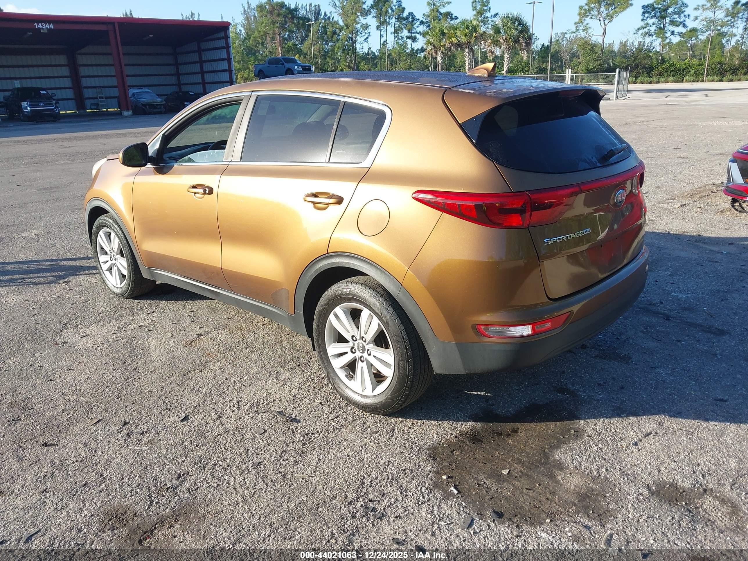 KIA SPORTAGE image 3