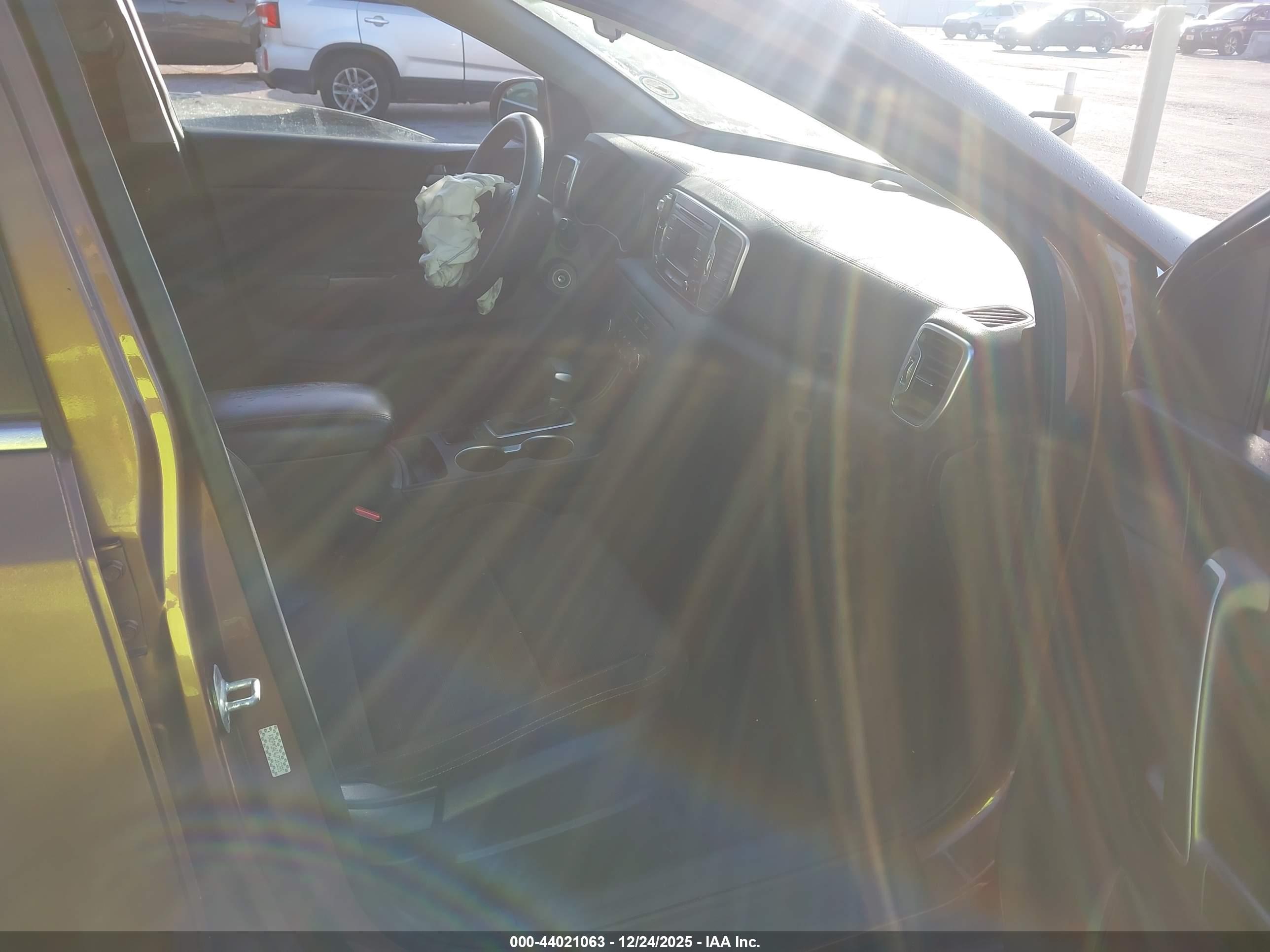 KIA SPORTAGE image 5