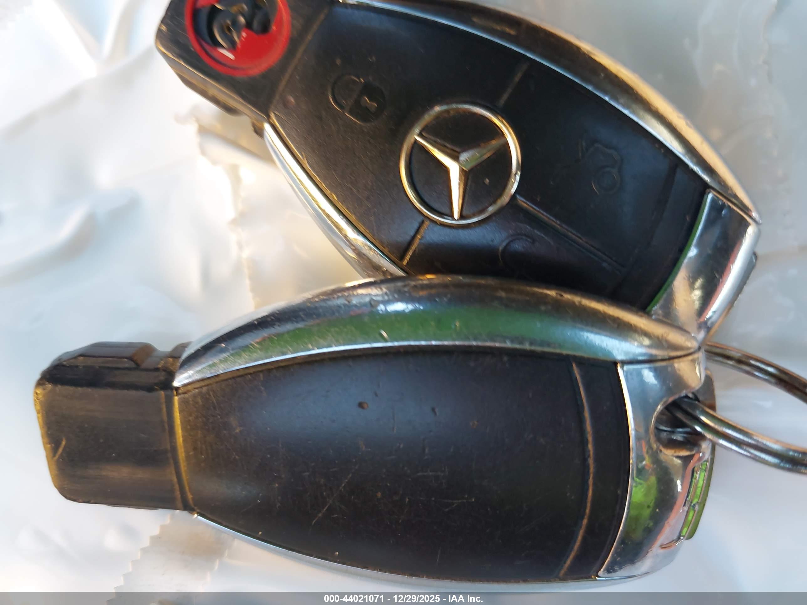 MERCEDES-BENZ C image 11