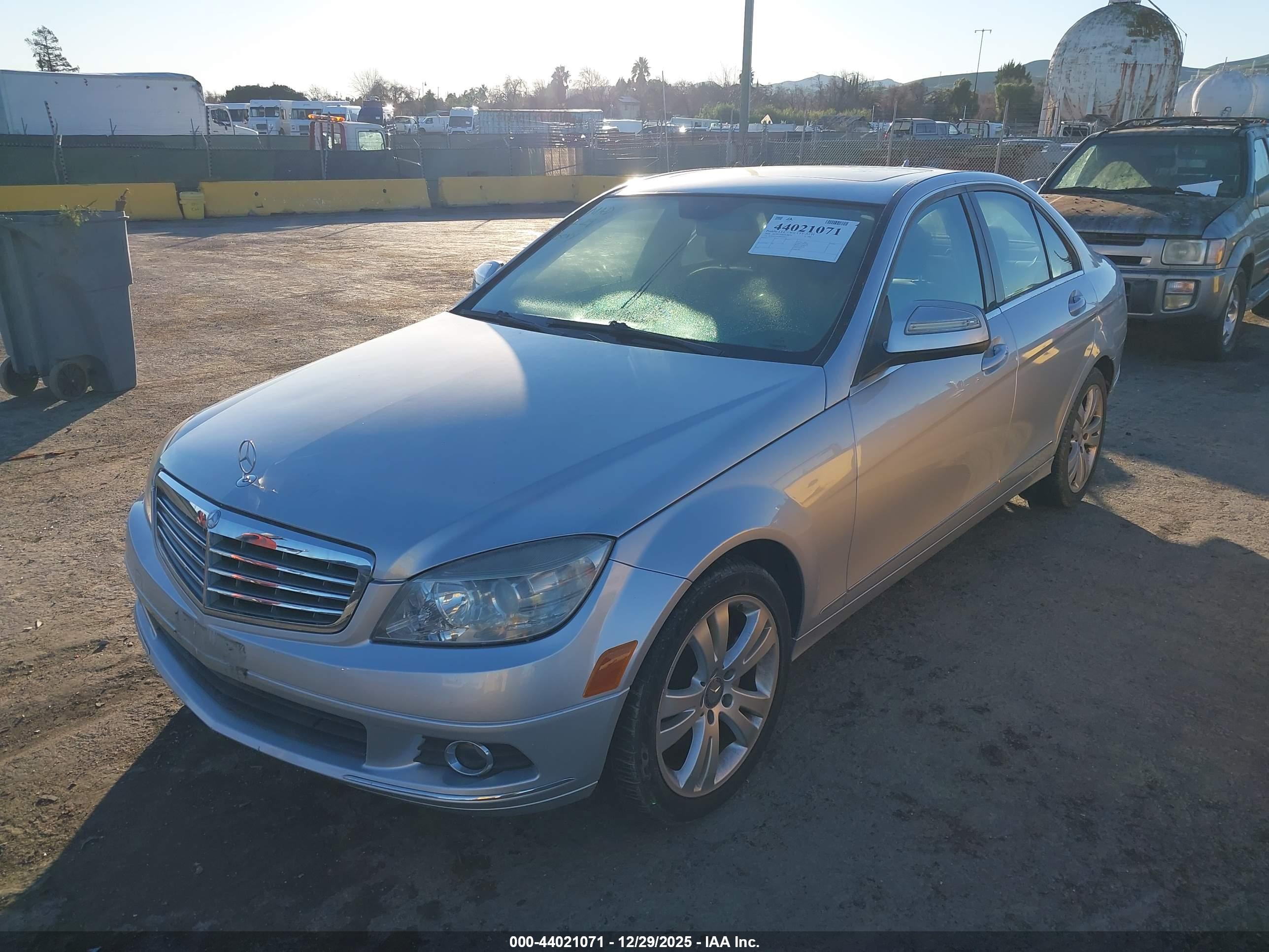 MERCEDES-BENZ C image 2