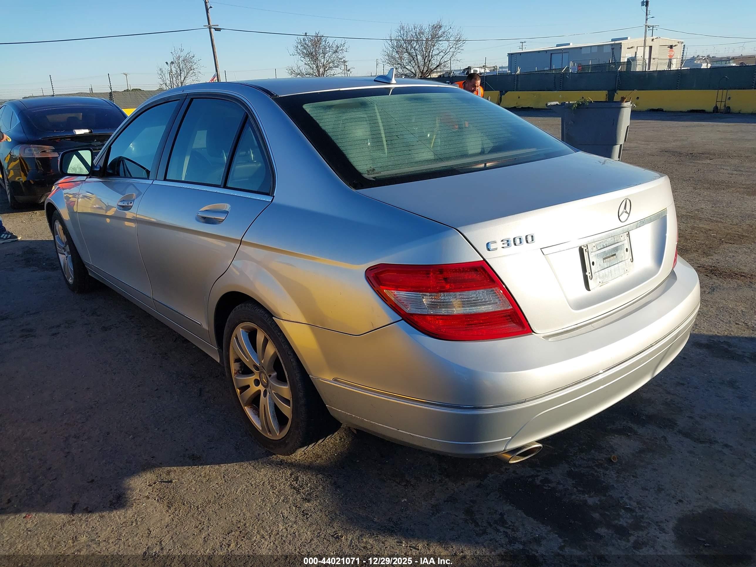 MERCEDES-BENZ C image 3