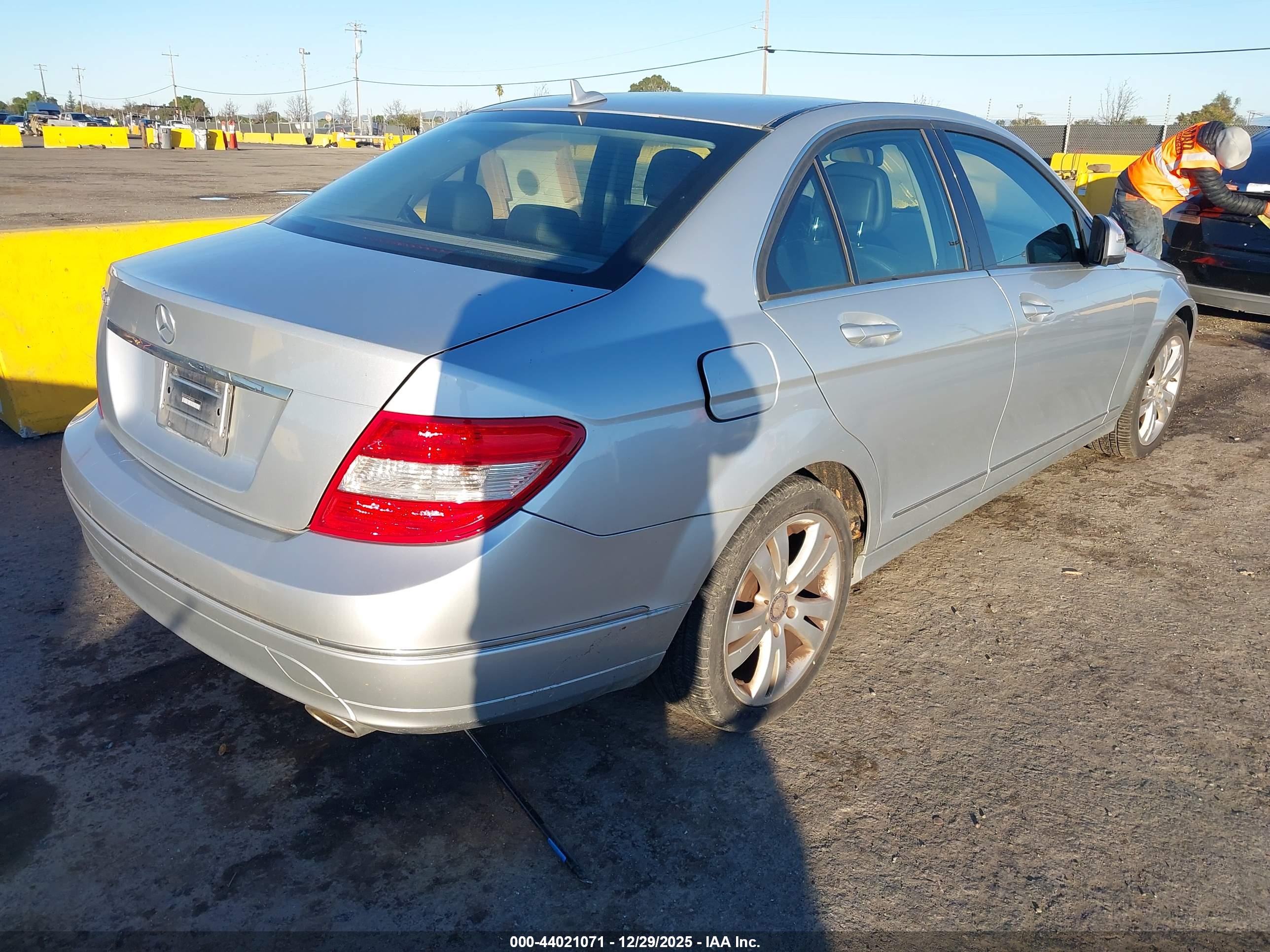 MERCEDES-BENZ C image 4