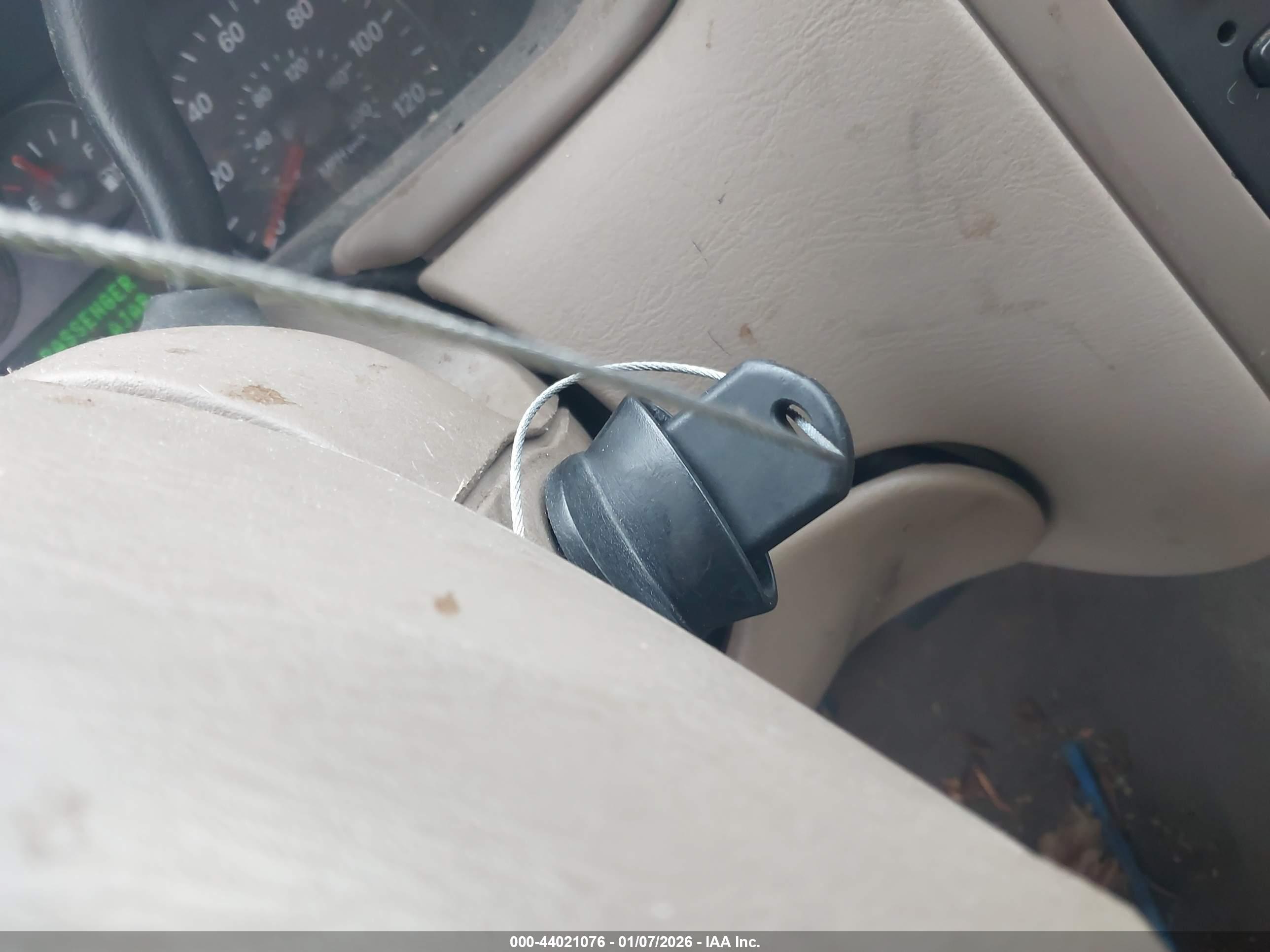 FORD TAURUS image 11