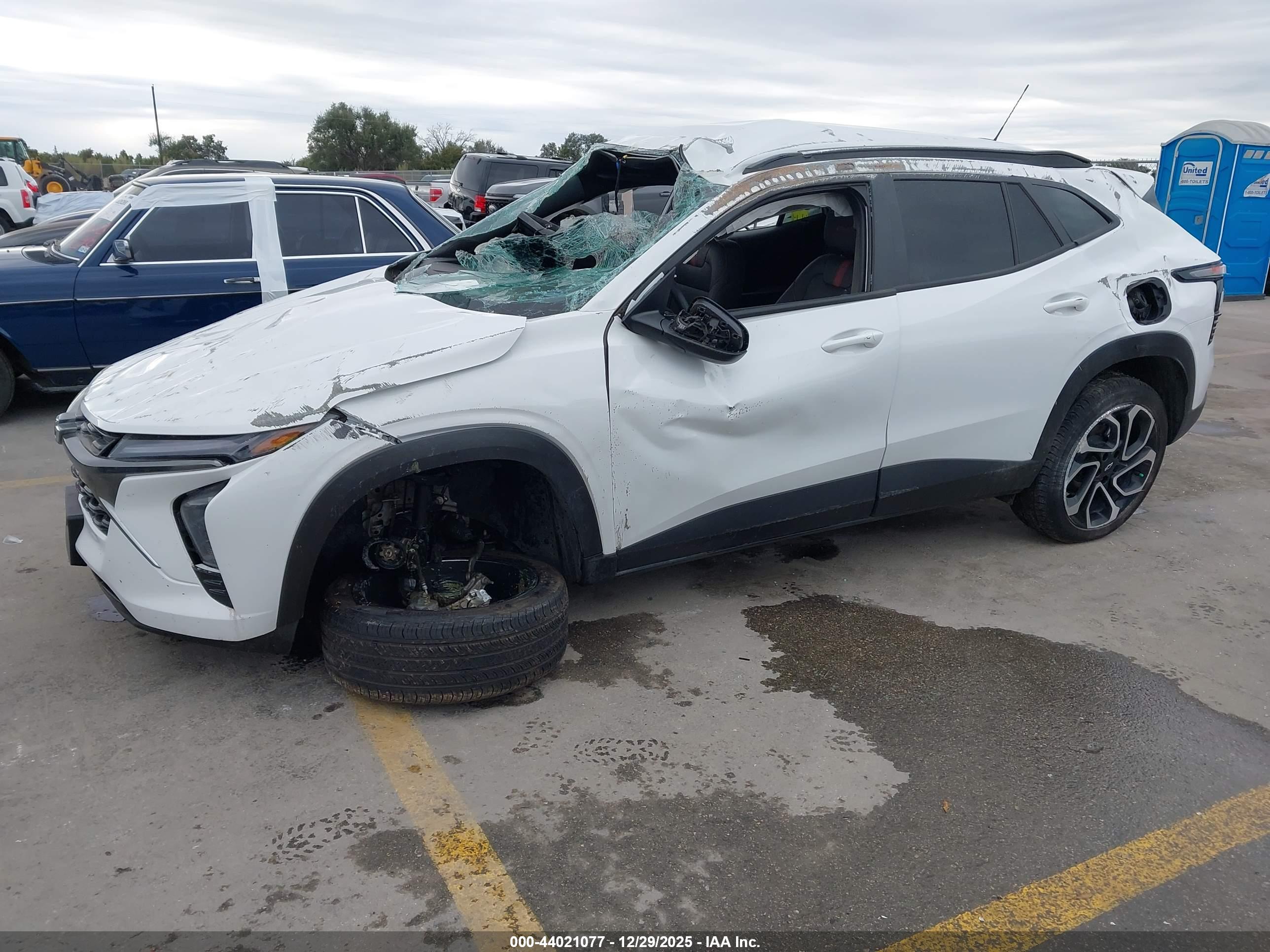 CHEVROLET TRAX image 2