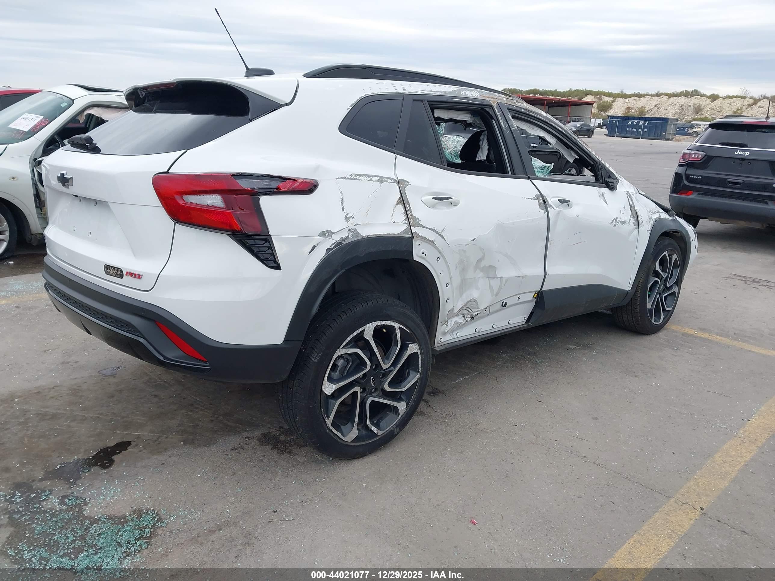 CHEVROLET TRAX image 4