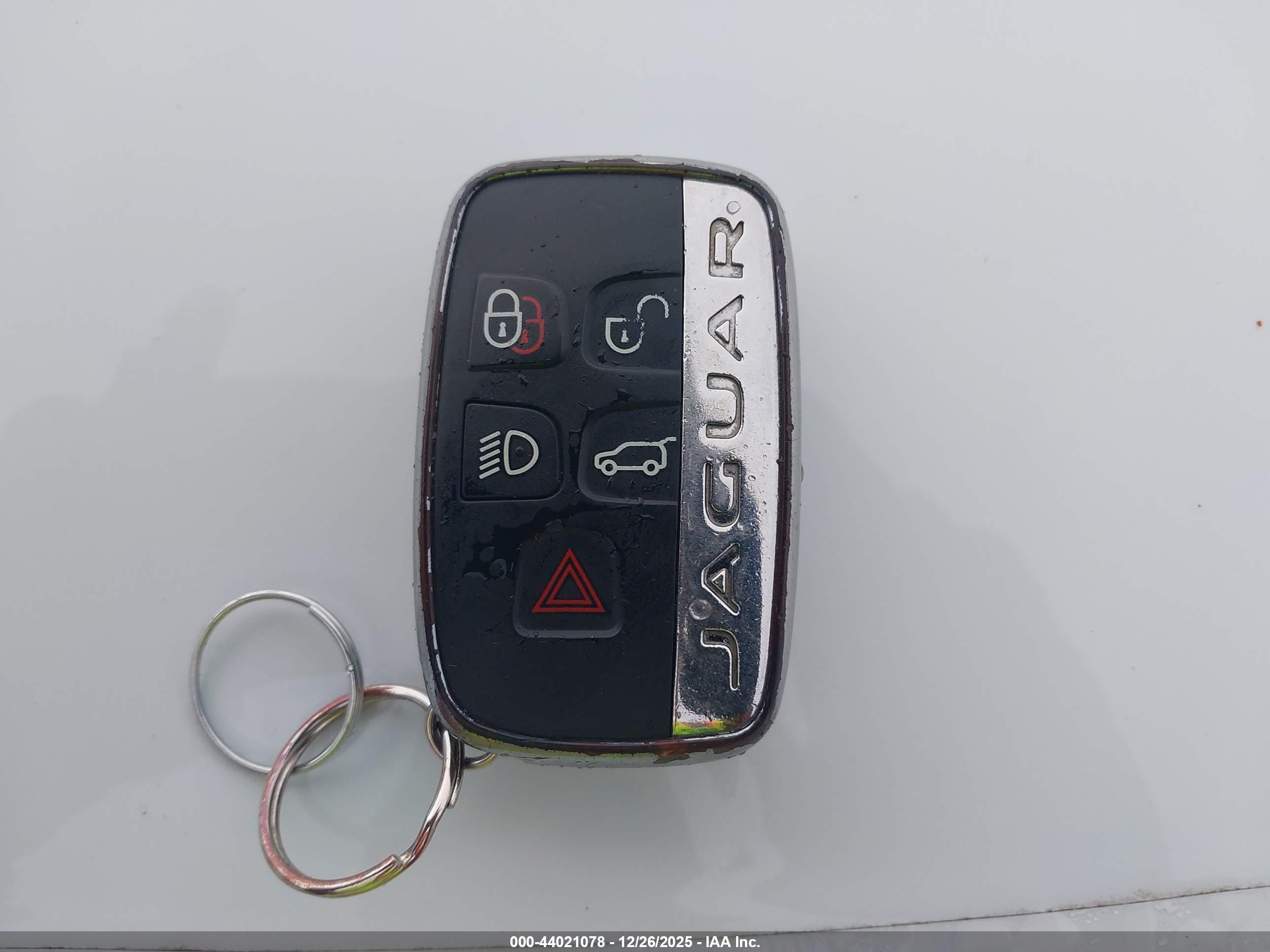 JAGUAR F-PACE image 11
