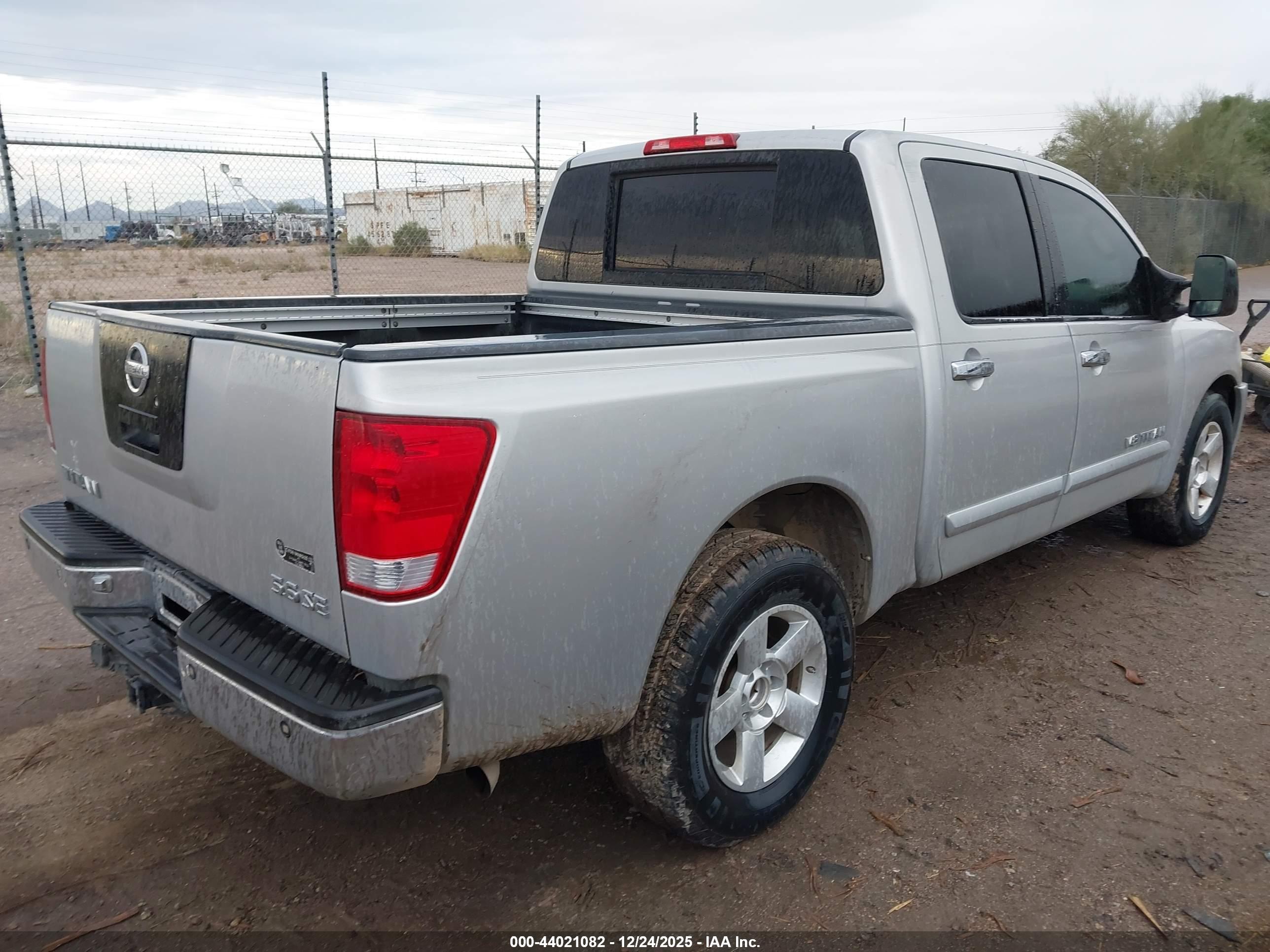 NISSAN TITAN image 4